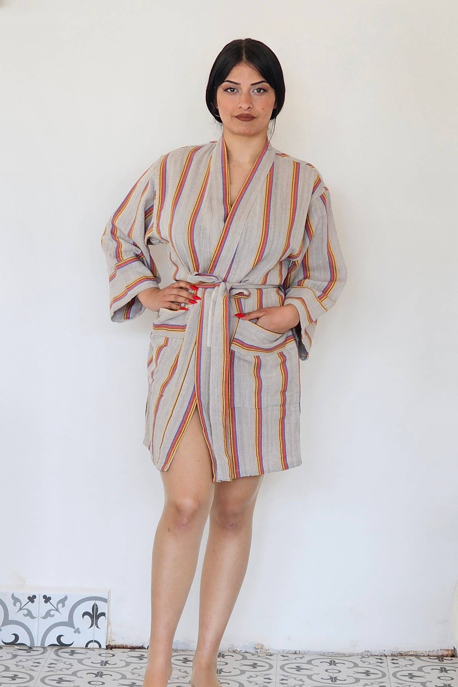 gri kalın kırmızı çizgili kimino  Bahtiyar İpek kimono