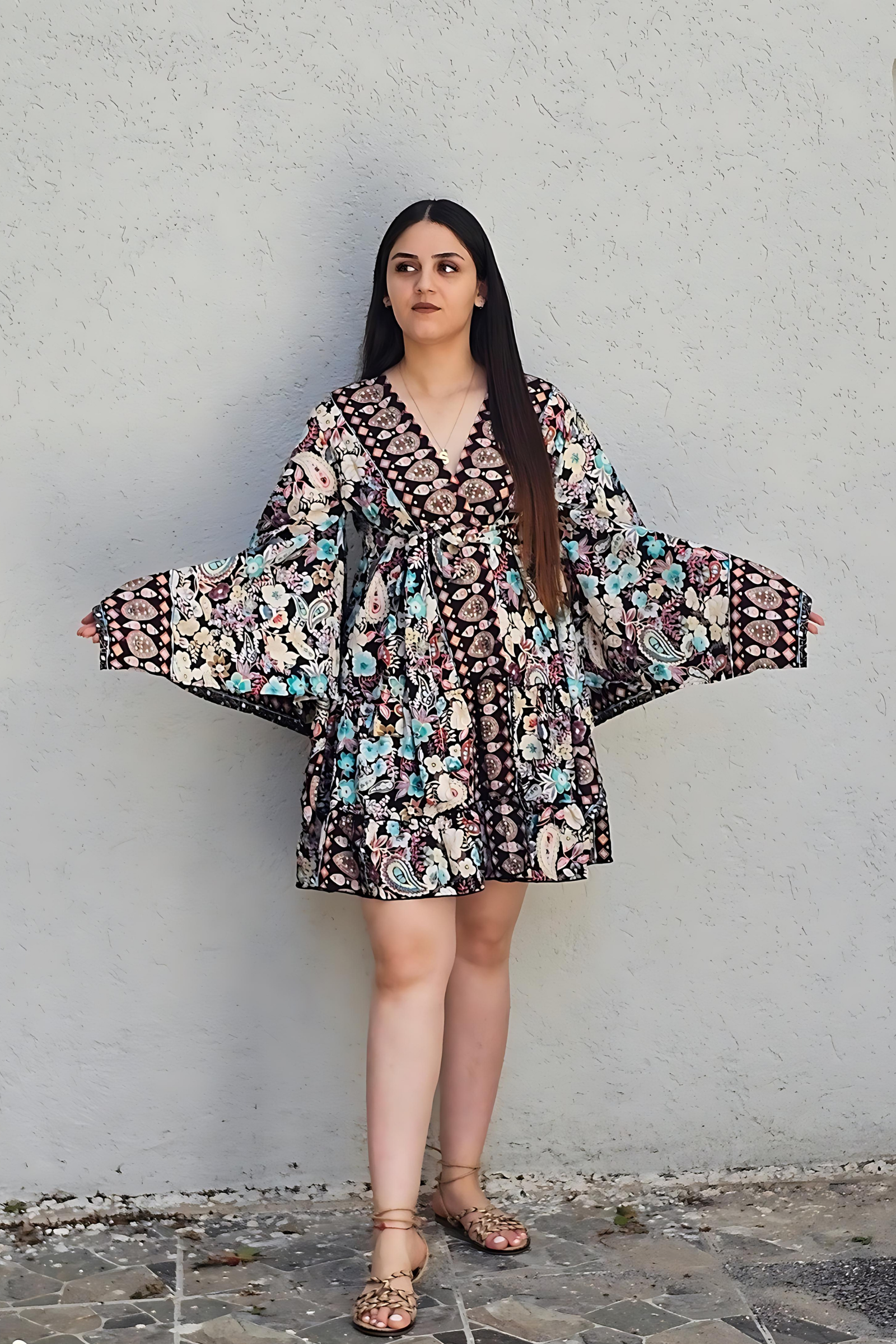 Siyah Mavi Çiçekli Kısa Kimono İpek Elbise  Bahtiyar İpek İpek Elbise