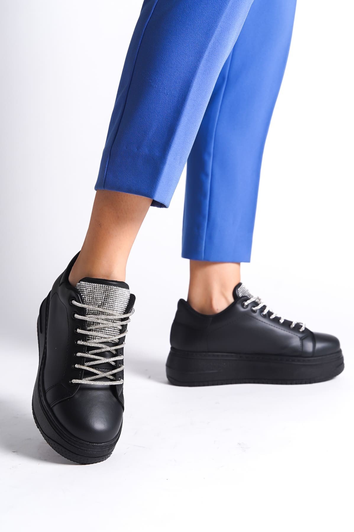 DELLA Bağcıklı Ortopedik Taban Taşlı Kadın Sneaker Spor Ayakkabı  CST - Siyah