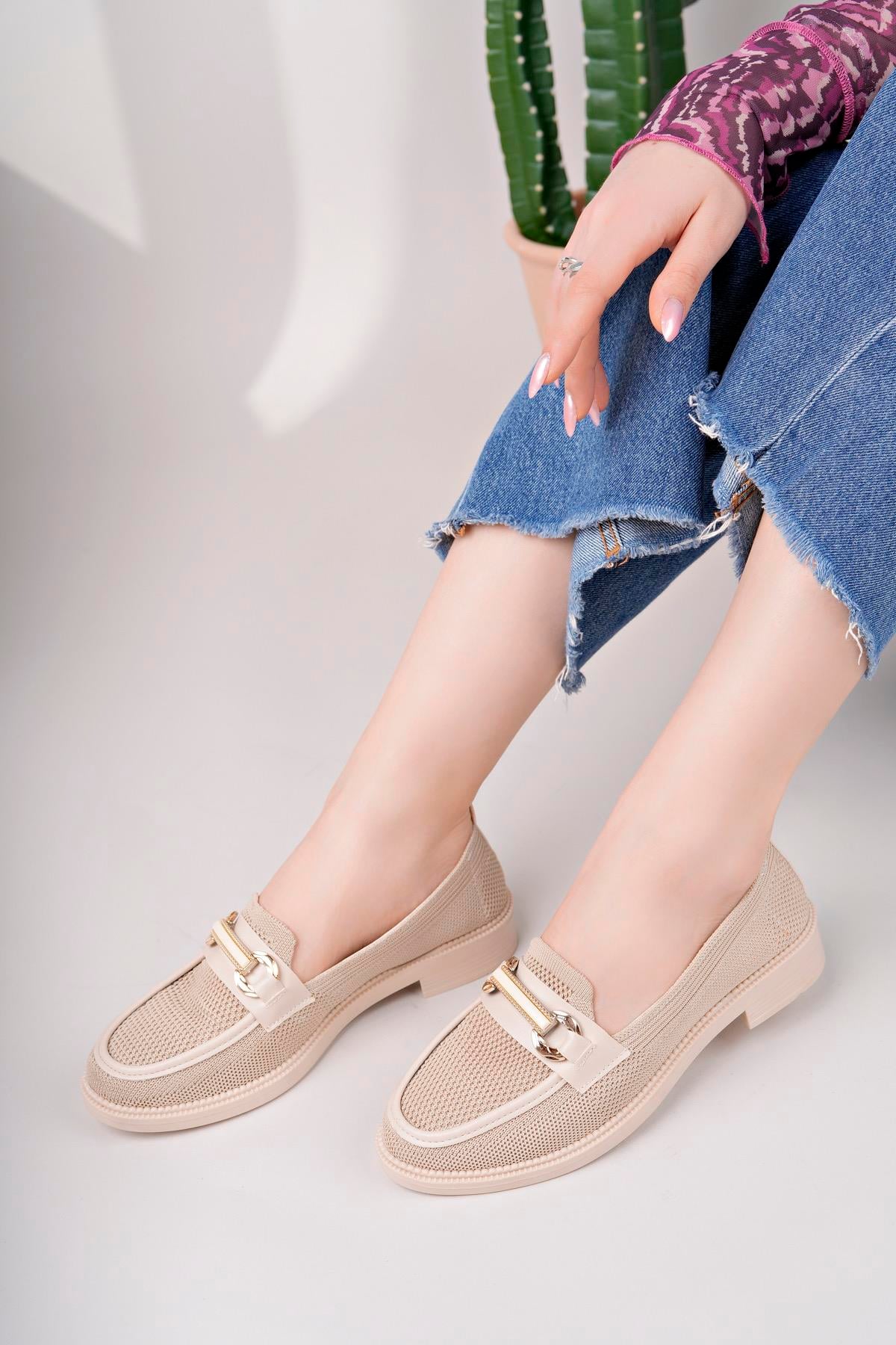 Kadın Nude Zincir Tokalı Kalın Taban Pu Deri Günlük Klasik Topuklu Loafer Makosen Ayakkabı F Krem Tekstil VY Nude Tekstil