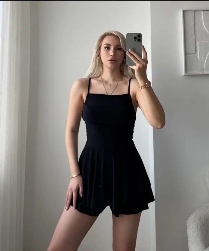 Straplez Mini Etek Görünümlü Şortlu Elbise Büzgülü Şık Yazlık - Siyah