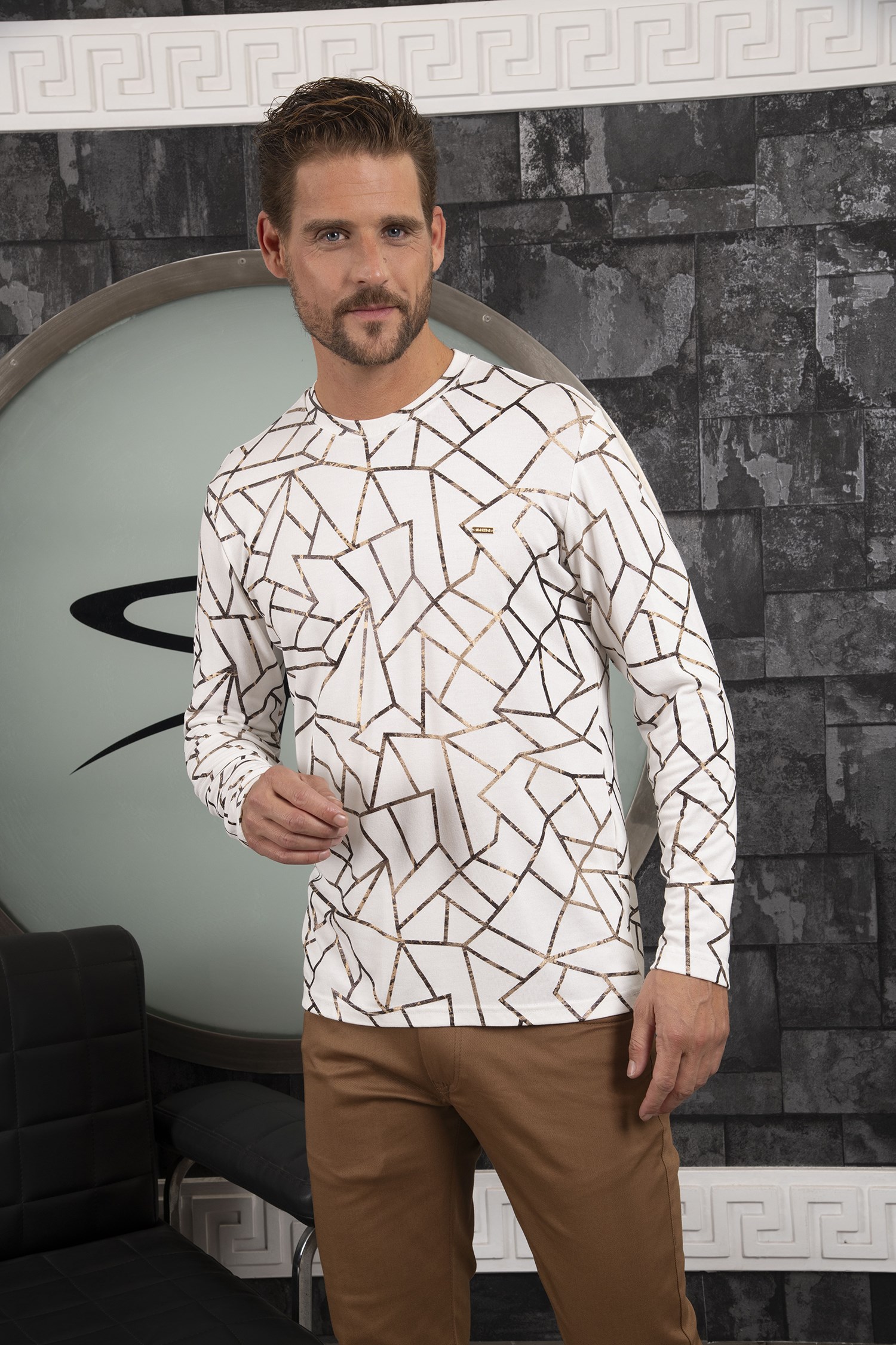 Beyaz Geometrik Desenli Sweatshirt