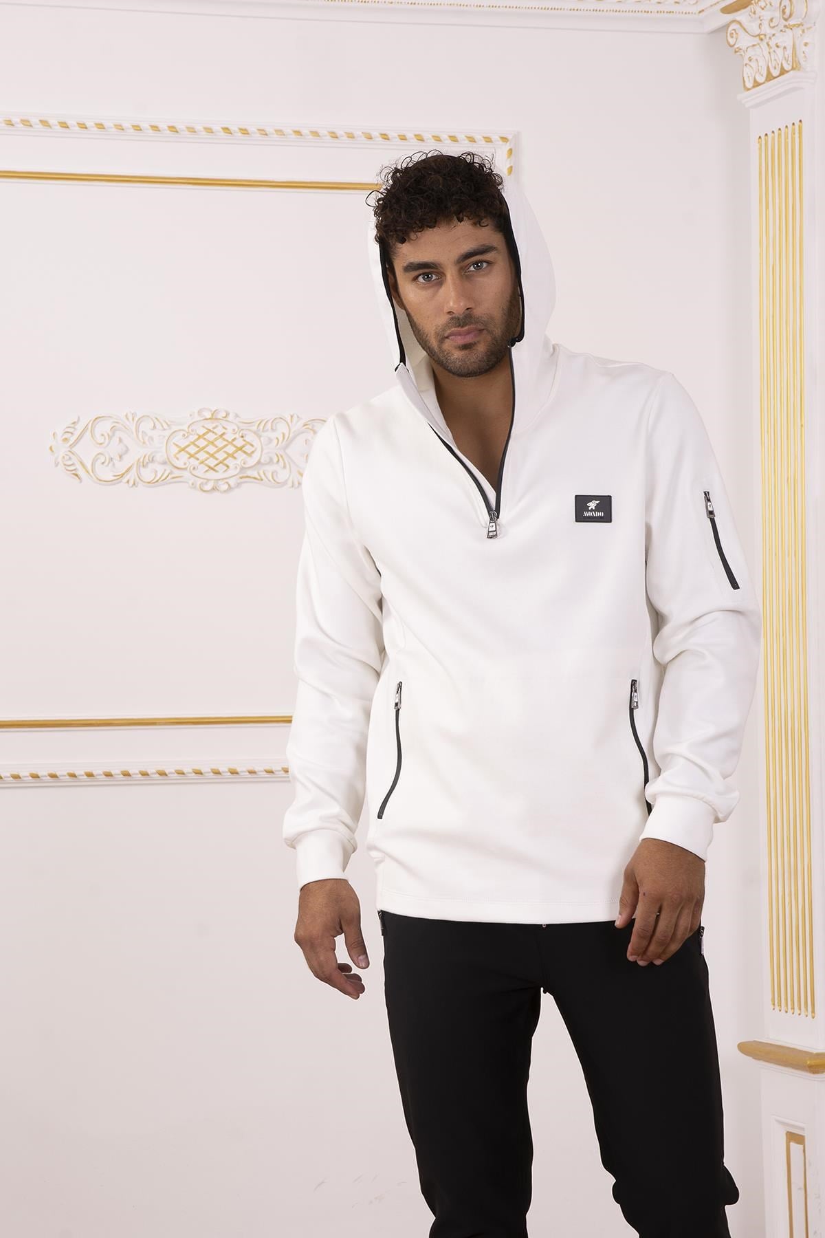 Beyaz Kapüşonlu Sweatshirt