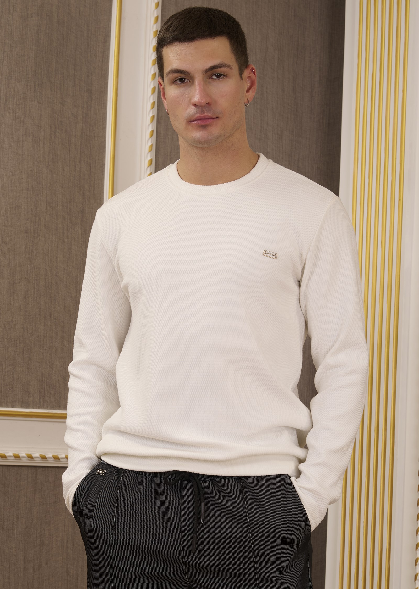Beyaz Petek Dokulu Pamuklu Jakarlı Sweatshirt