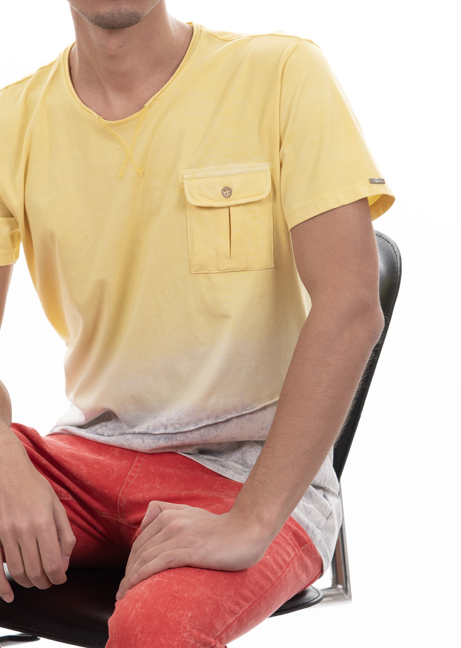 Cepli Eskitme Oval Yaka T-Shirt