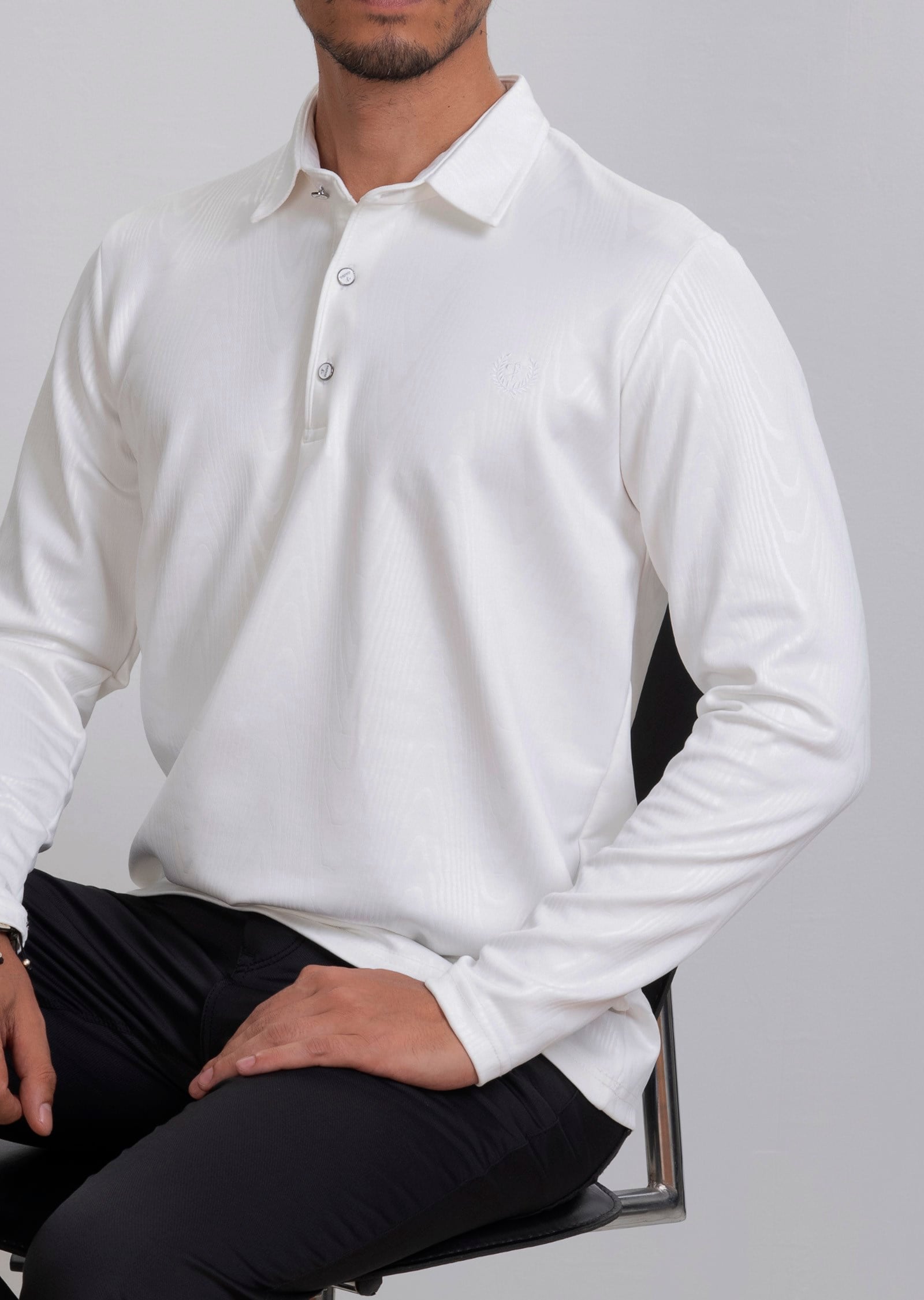 Dokulu Polo Yaka Beyaz Sweatshirt