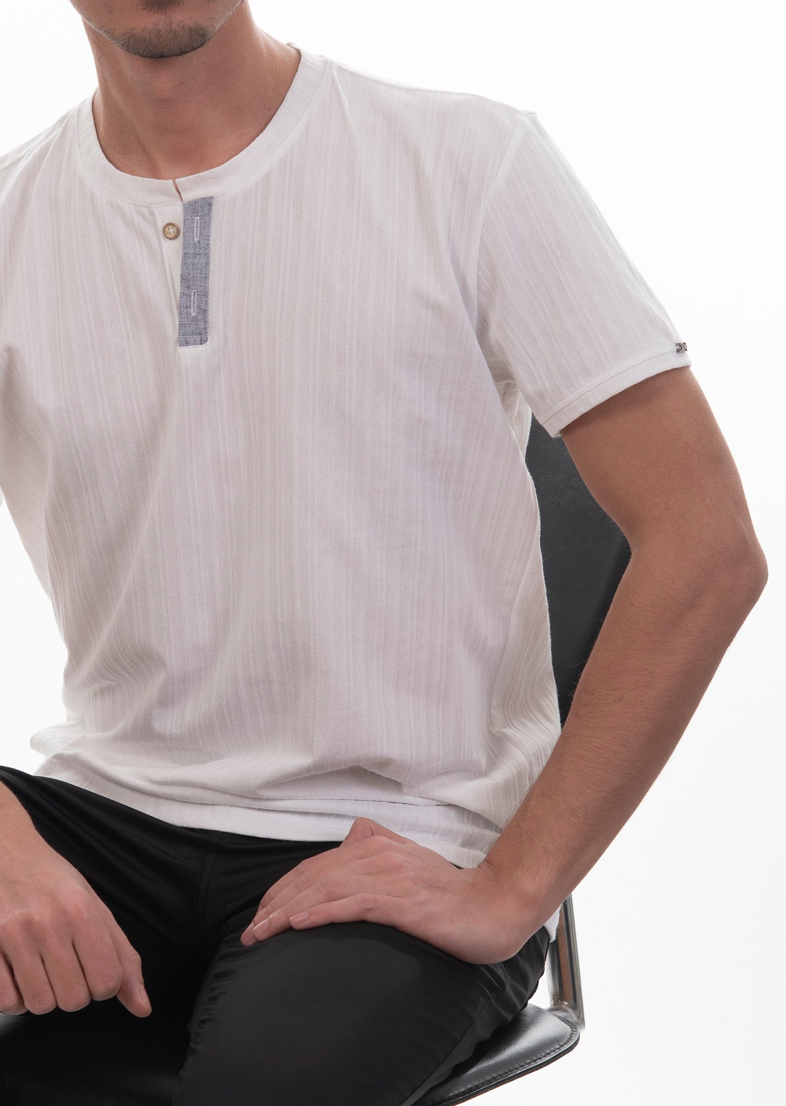 Düğmeli Yaka Basic T-Shirt