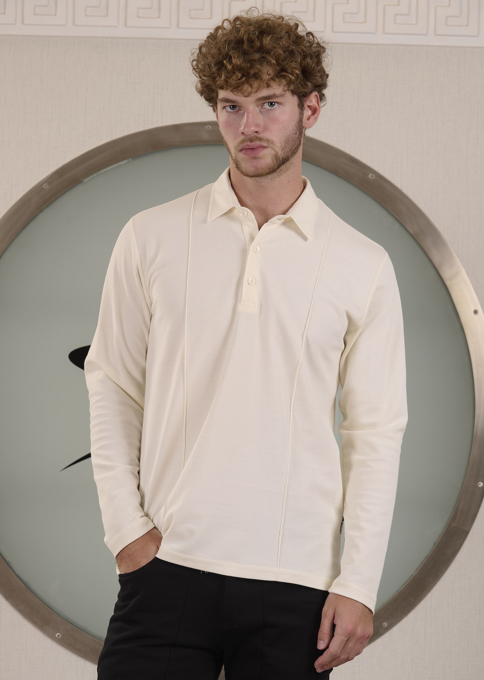 Kırık Beyaz Polo Yaka Nervürlü Örme Sweatshirt