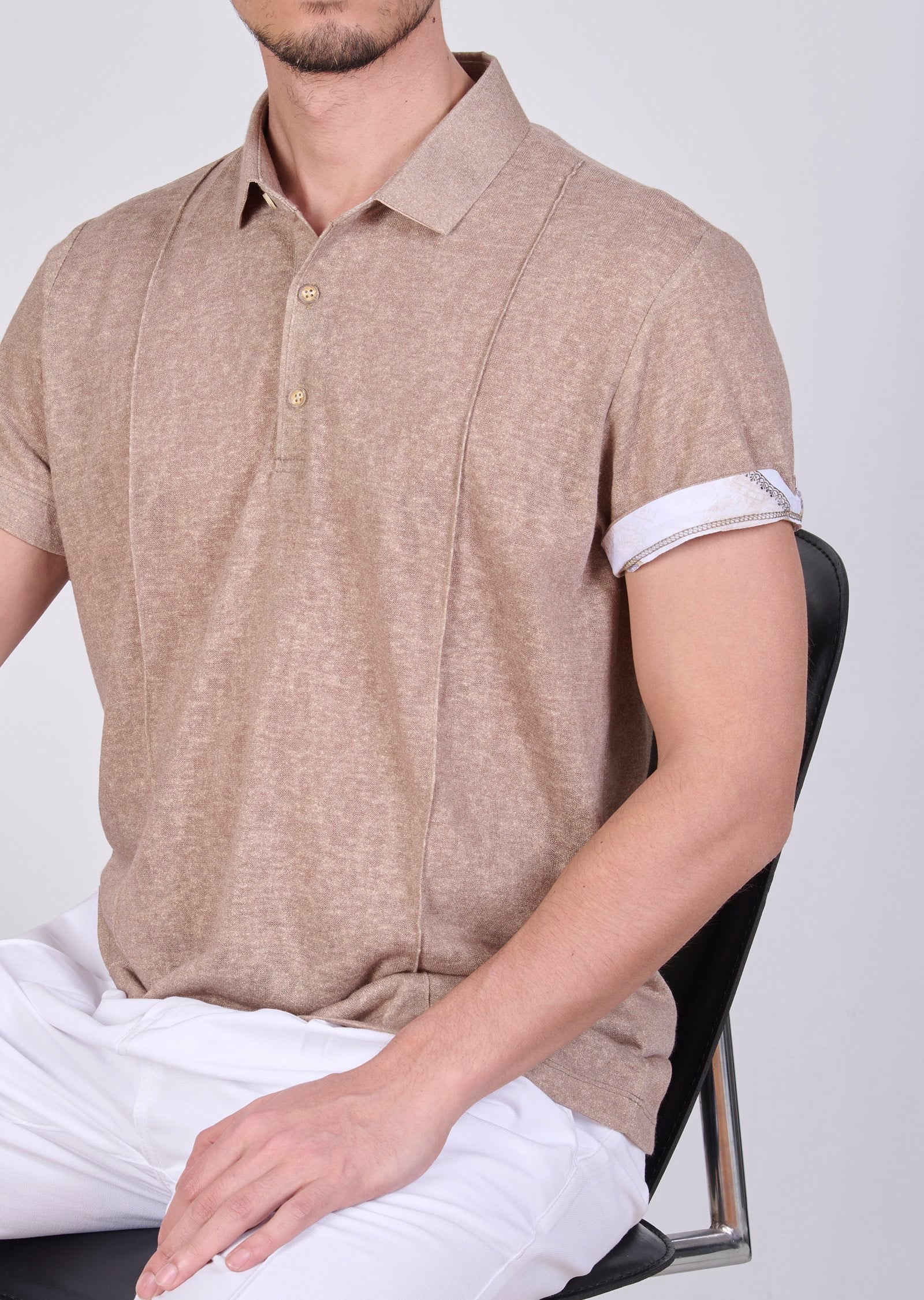 Mondo Kol Desen Detaylı Bej Polo Yaka T-Shirt