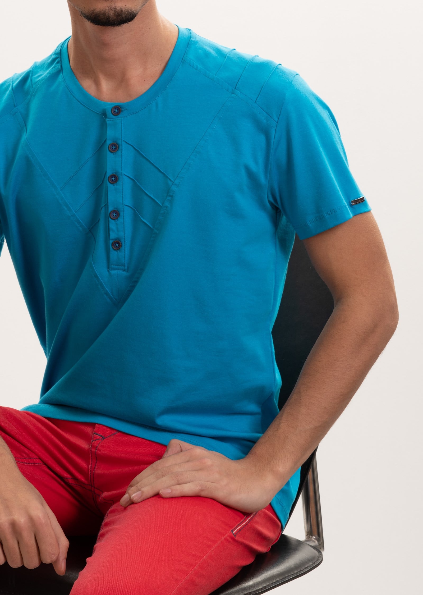 Nervürlü Düğmeli Yaka T-Shirt