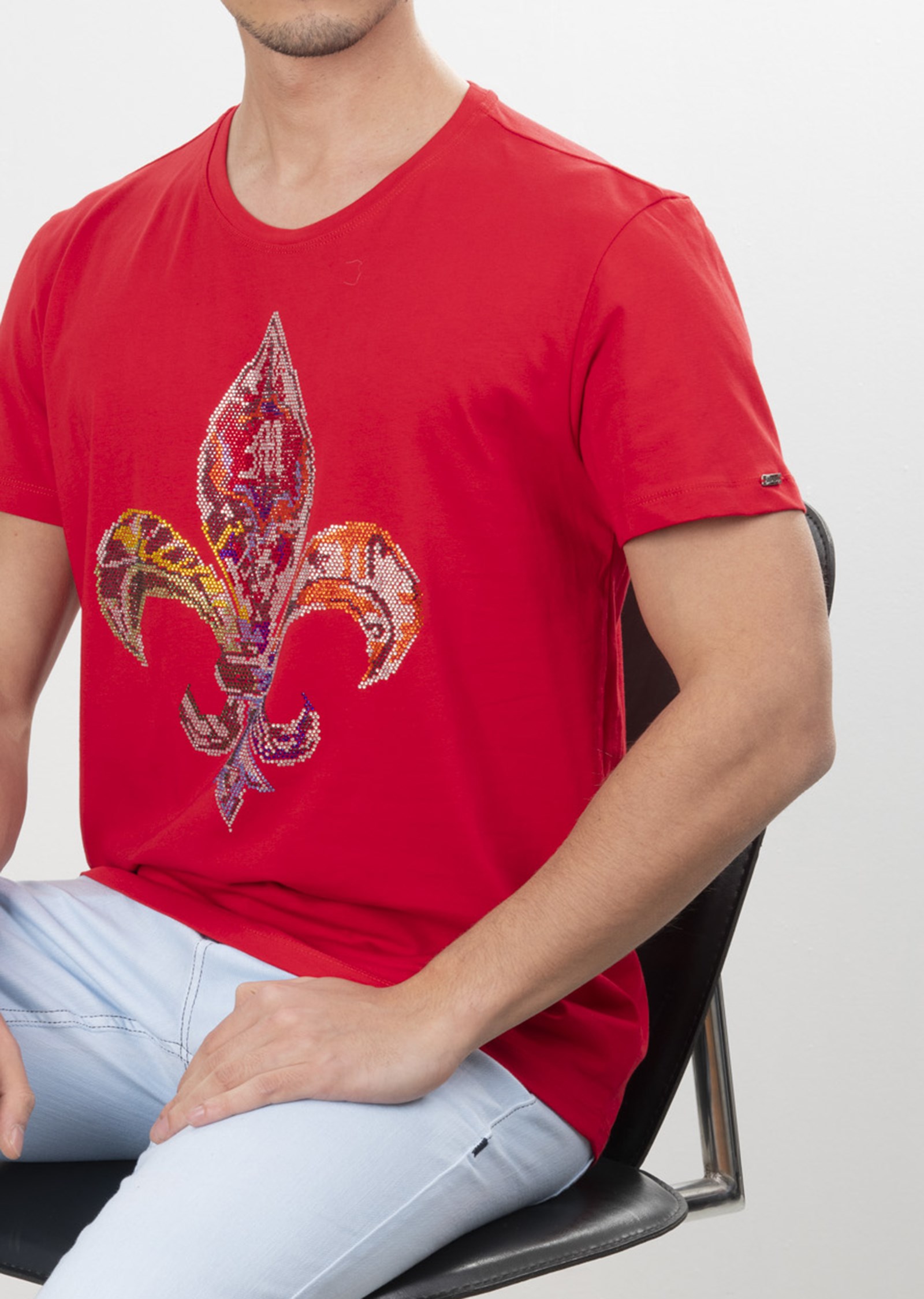 Pullu Kırmızı Oval Yaka T-Shirt