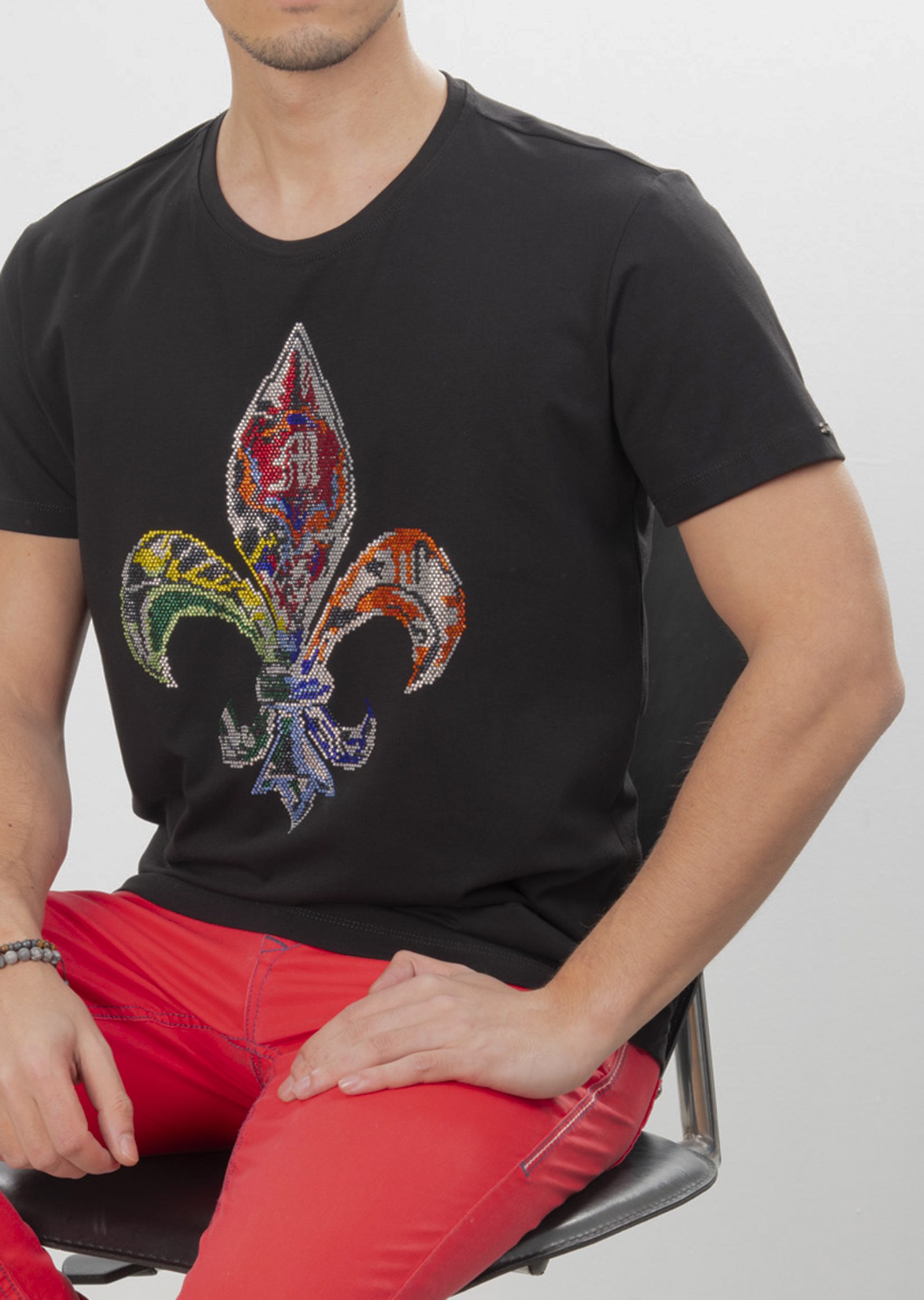 Pullu Siyah Oval Yaka T-Shirt