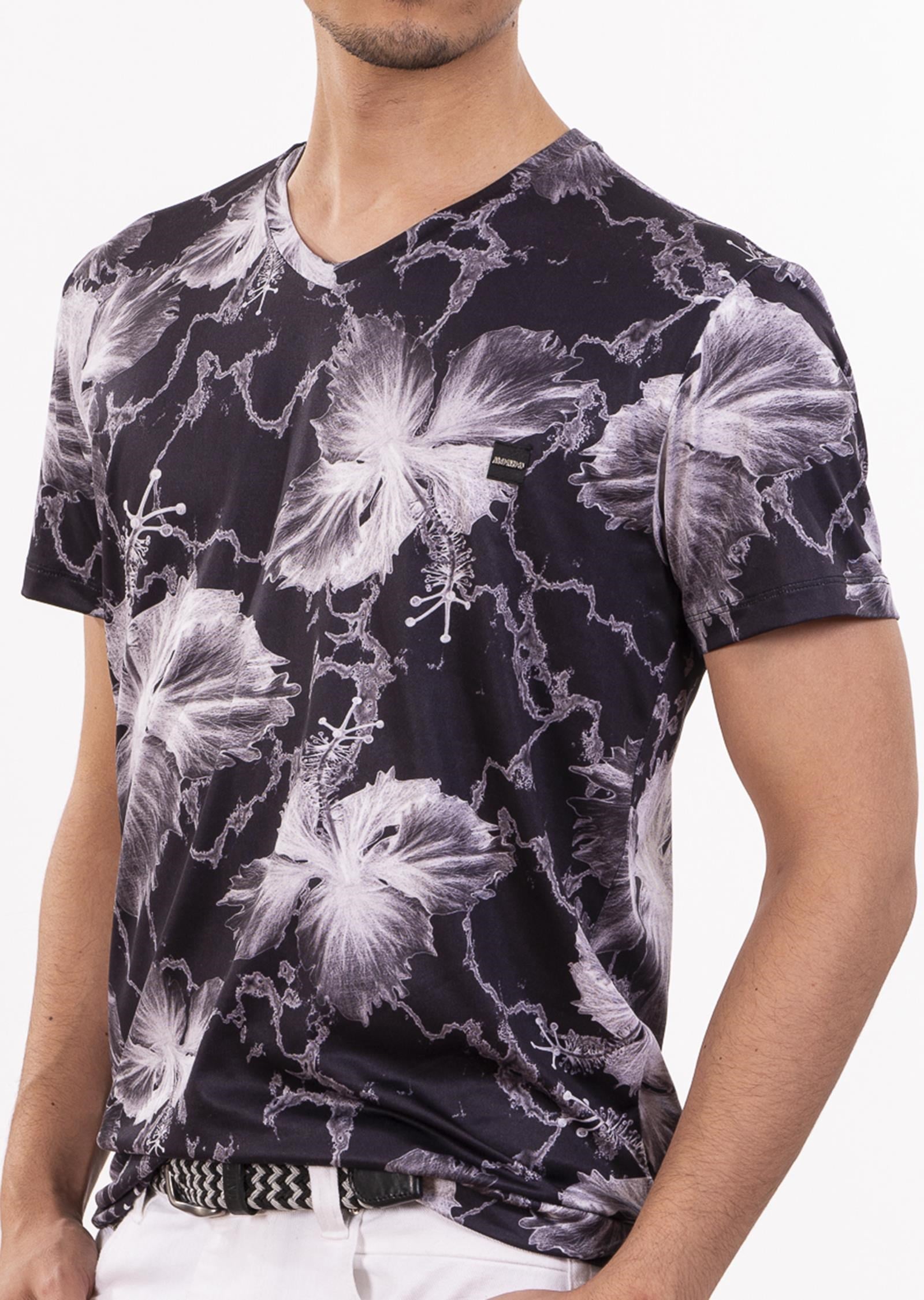 Siyah Çiçek Baskılı V Yaka T-Shirt