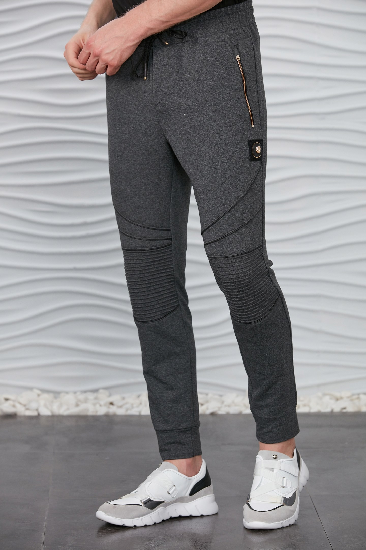 Antrasit Nervürlü Cebi Fermuarlı Jogger Pantolon · 4