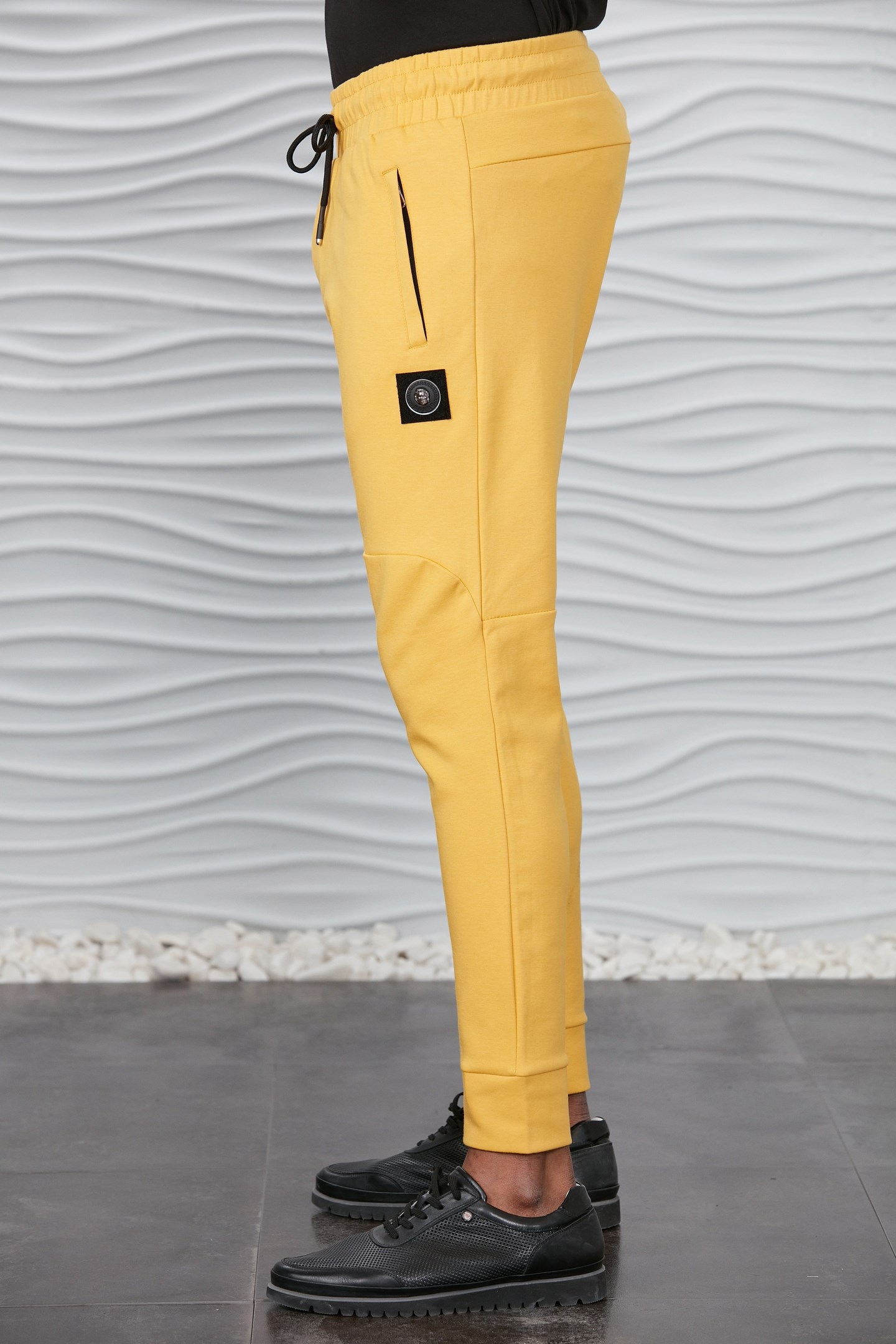 Kırçıllı Sarı Parçalı Jogger Pantolon · 4