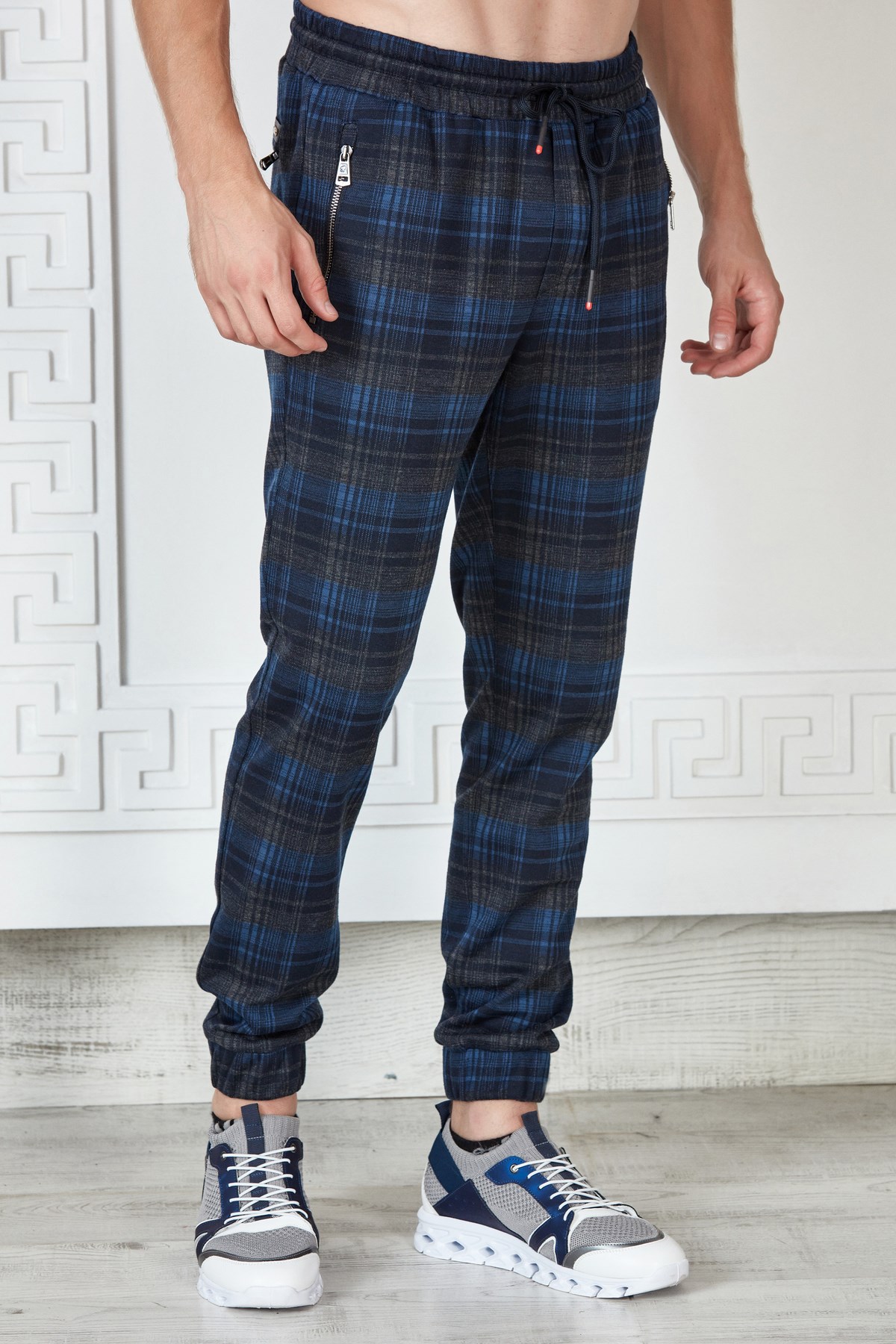 Saks-Lacivert Ekoseli Jogger Pantolon · 3