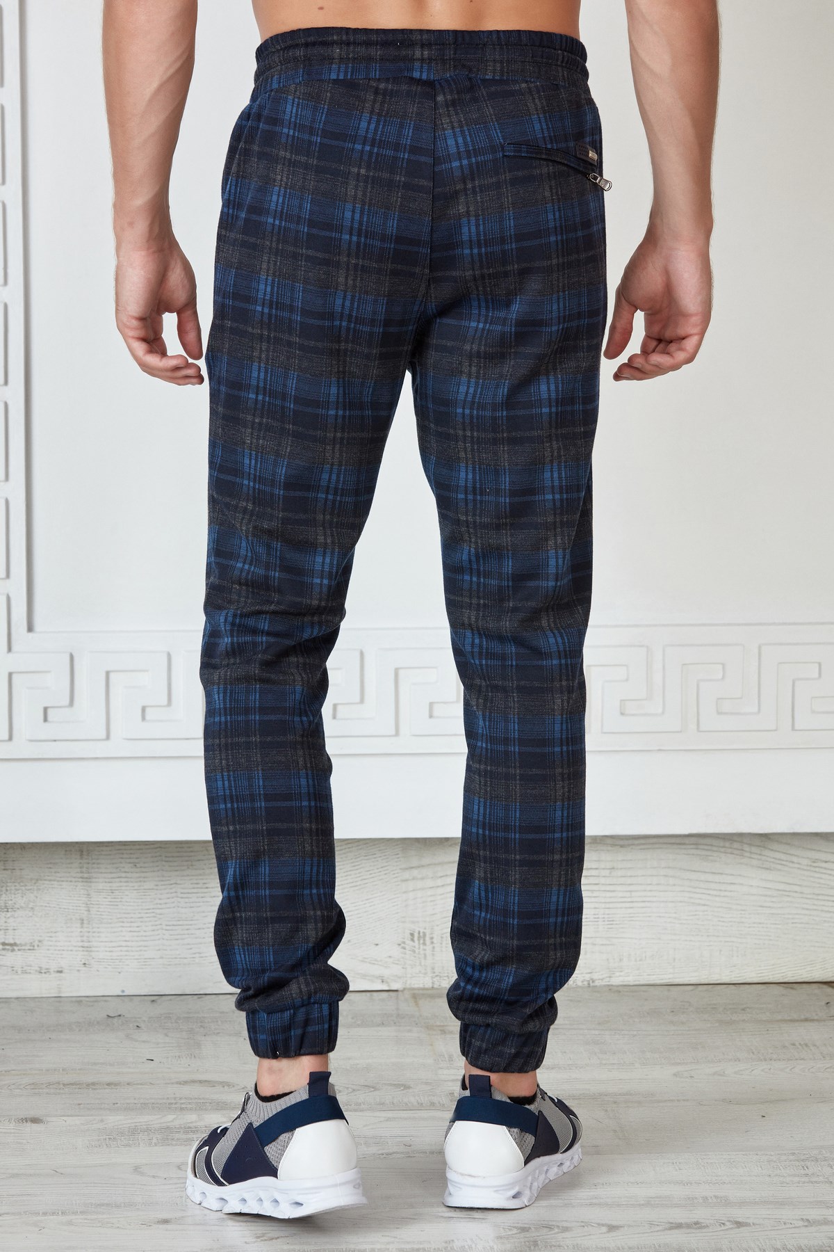 Saks-Lacivert Ekoseli Jogger Pantolon · 4