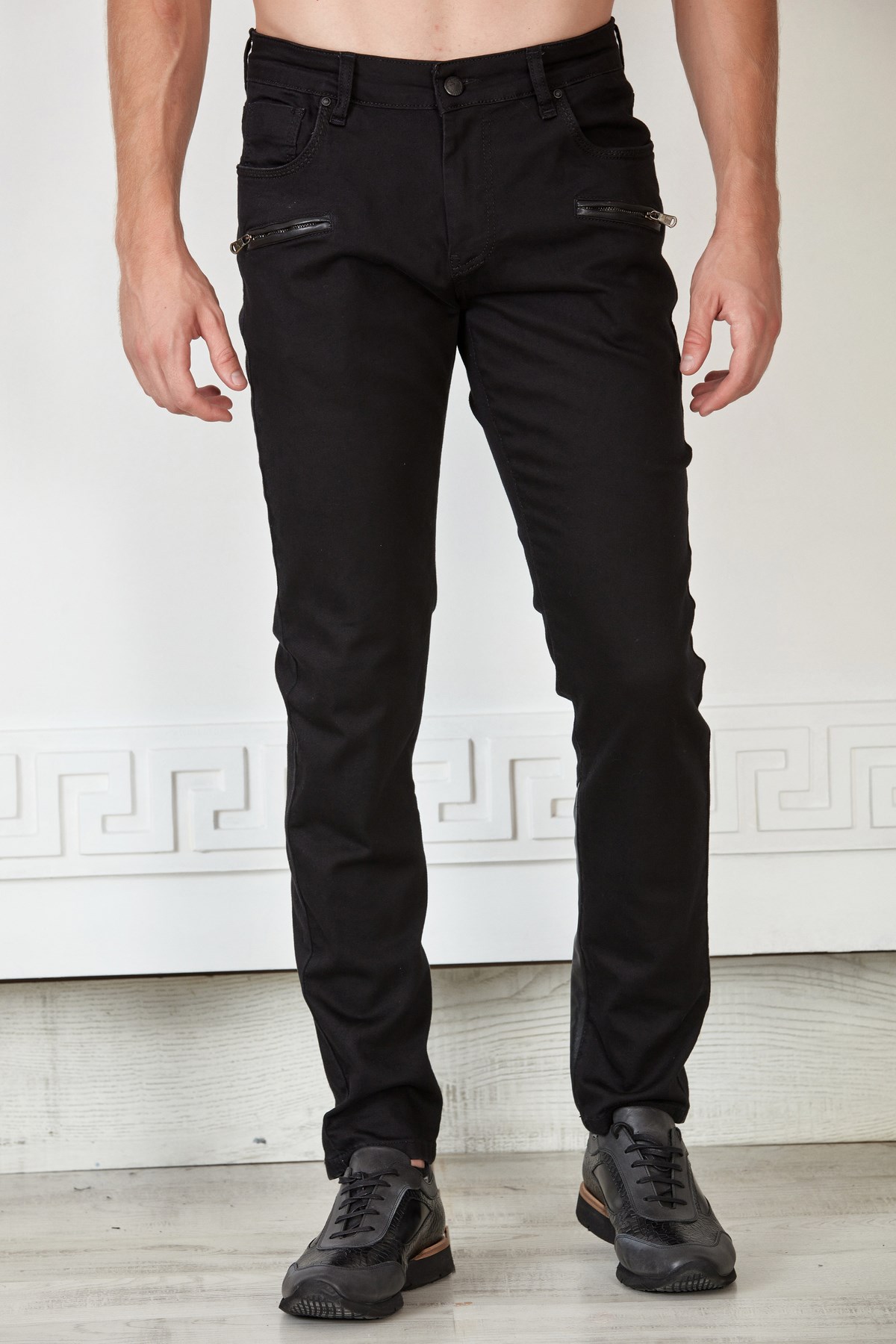 Siyah  Paçası Deri Garnili Fermuarlı Slim Fit Pantolon · 2