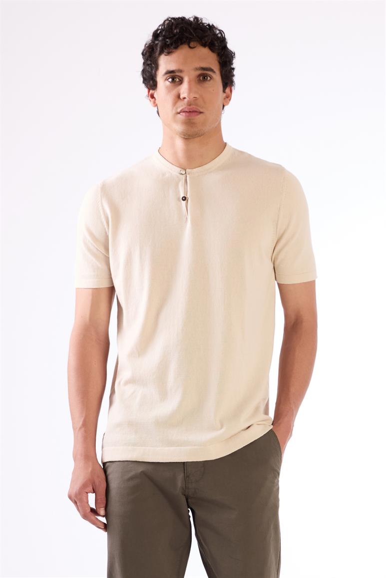 Bej Erkek Slim Fit Düz Düğmeli O Yaka Triko 