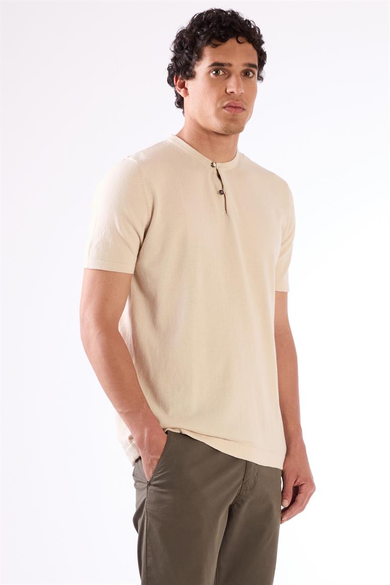 Bej Erkek Slim Fit Düz Düğmeli O Yaka Triko 