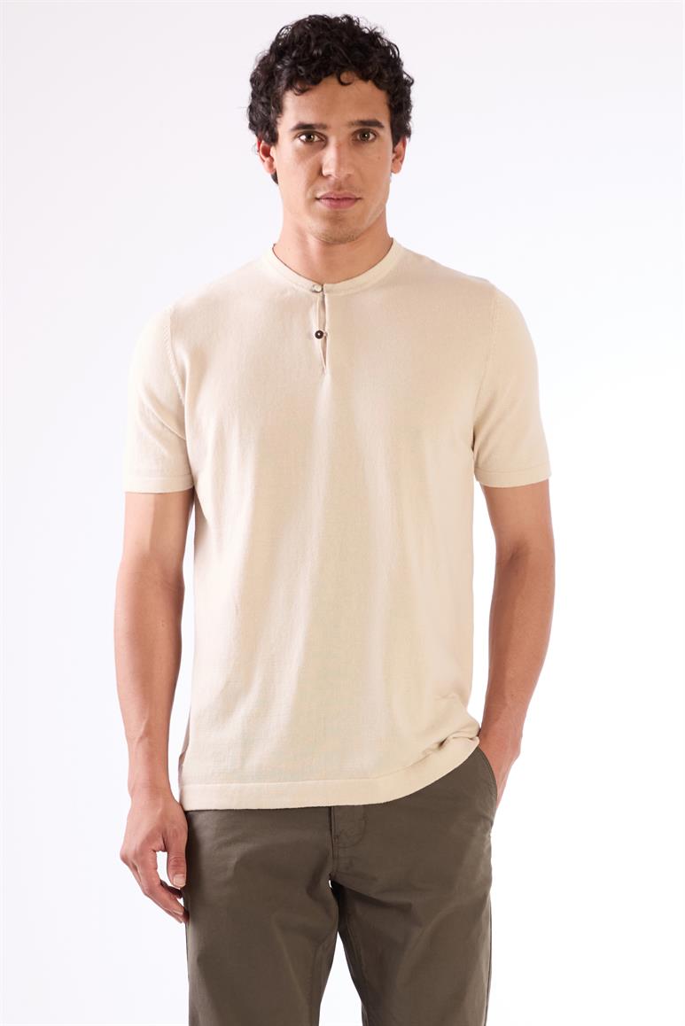 Bej Erkek Slim Fit Düz Düğmeli O Yaka Triko 