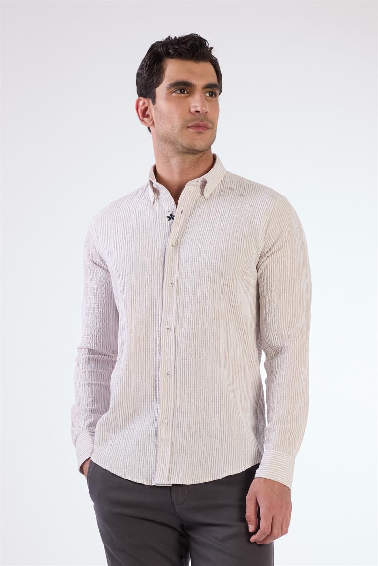 Bej Erkek Slim Fit Gofre Desenli Düğmeli Yaka Uzun Kol Gömlek 