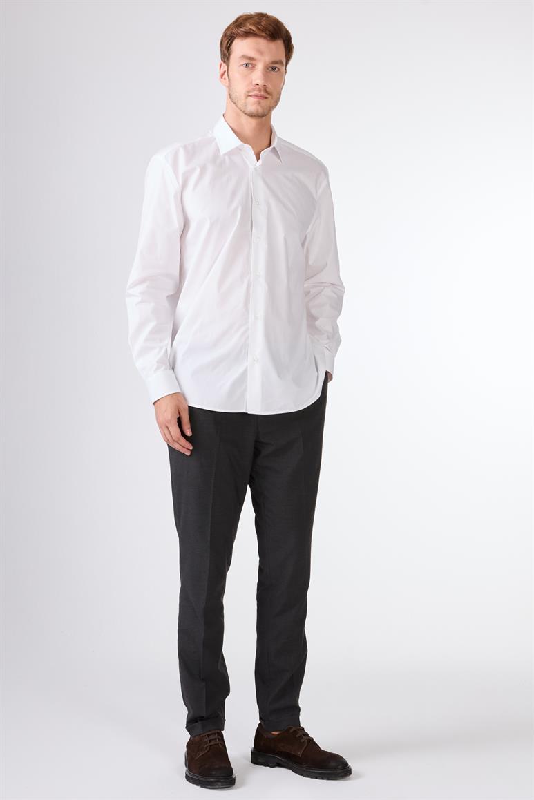 Beyaz Düz Renk Brend Düğmeli Uzun Kol Erkek Gömlek