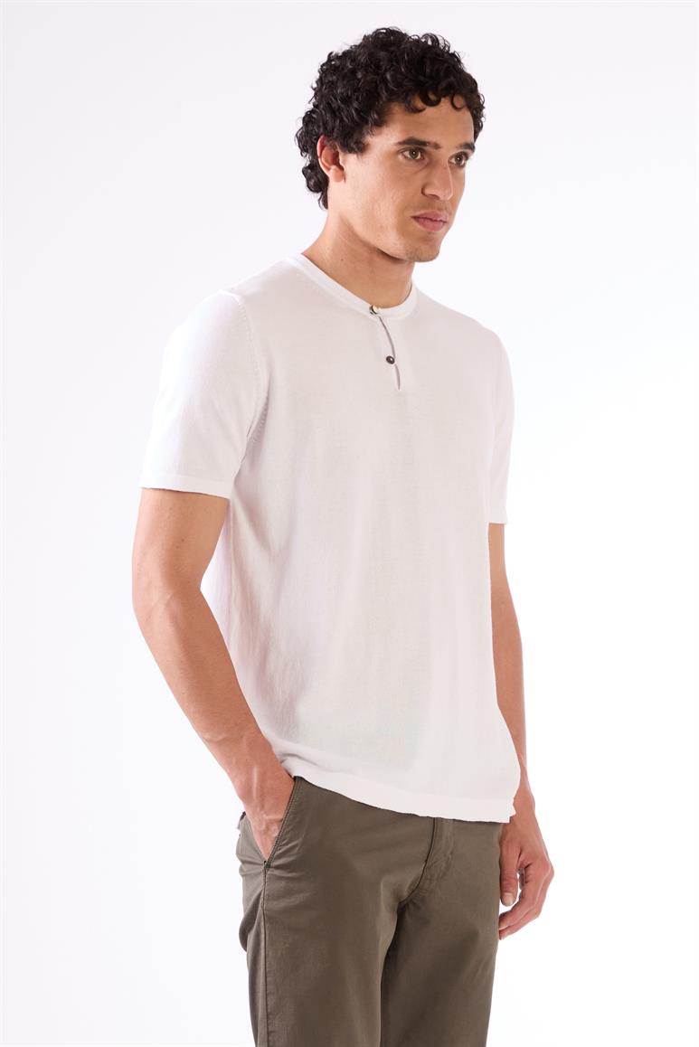 Beyaz Erkek Slim Fit Düz Düğmeli O Yaka Triko 