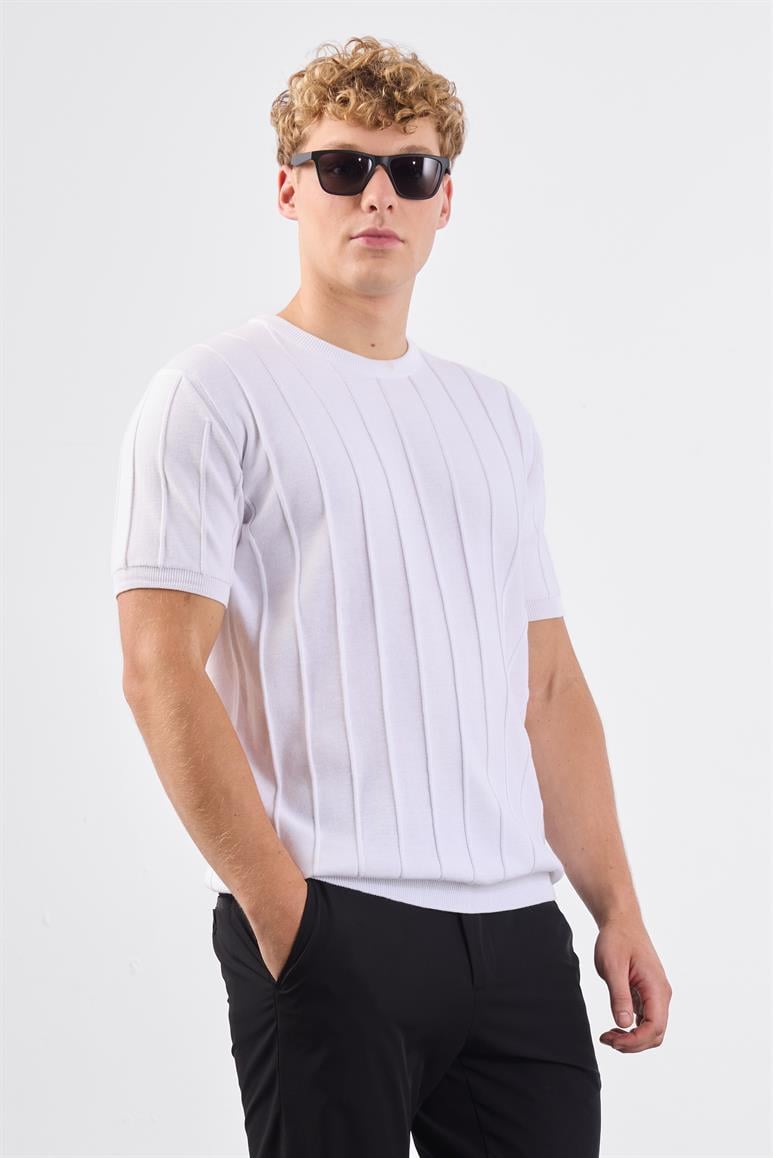 Beyaz Çizgili Desen Kısa Kol Slim Fit Erkek Triko