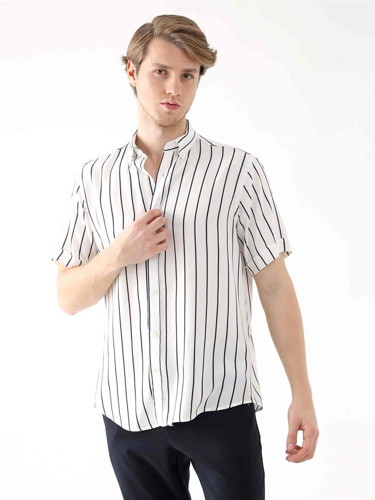 Beyaz Erkek Regular Fit Çizgili Düğmeli Yaka Kısa Kol Gömlek 
