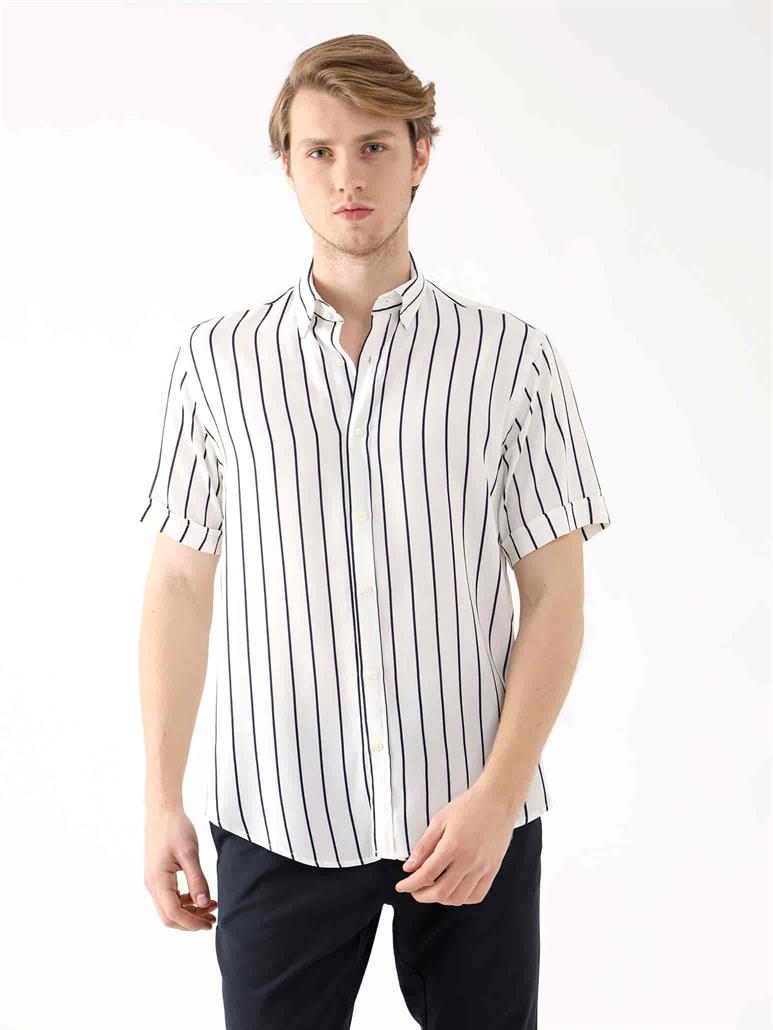 Beyaz Erkek Regular Fit Çizgili Düğmeli Yaka Kısa Kol Gömlek 