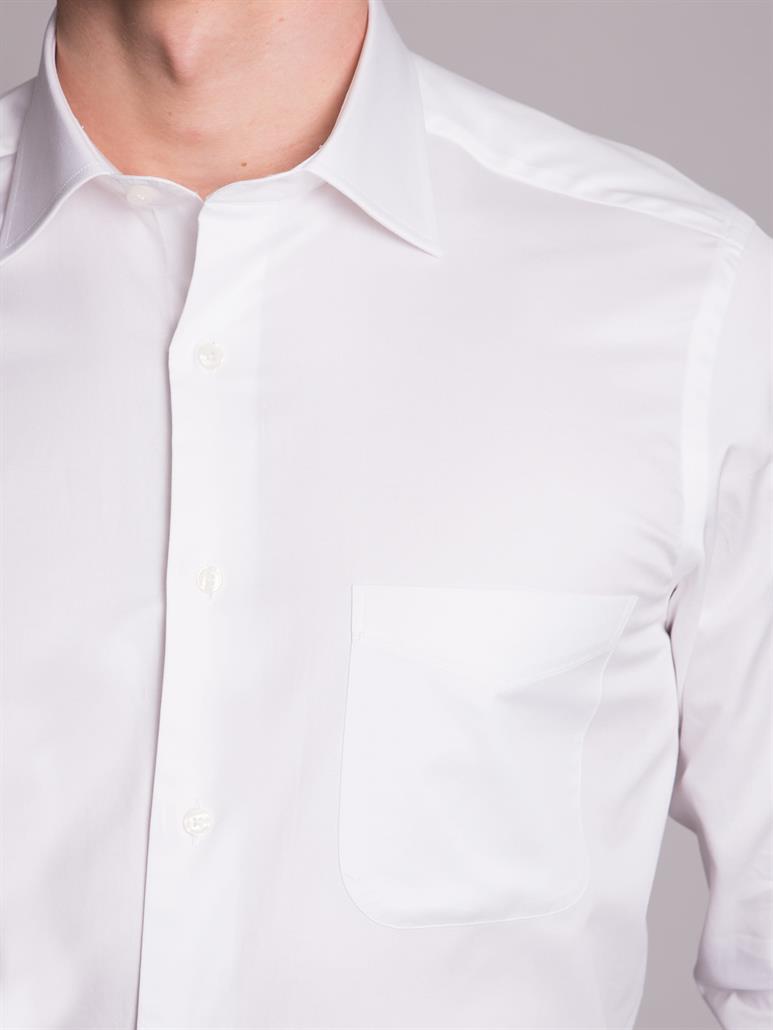 Beyaz Erkek Regular Fit Düz Klasik Yaka Uzun Kol Gömlek 