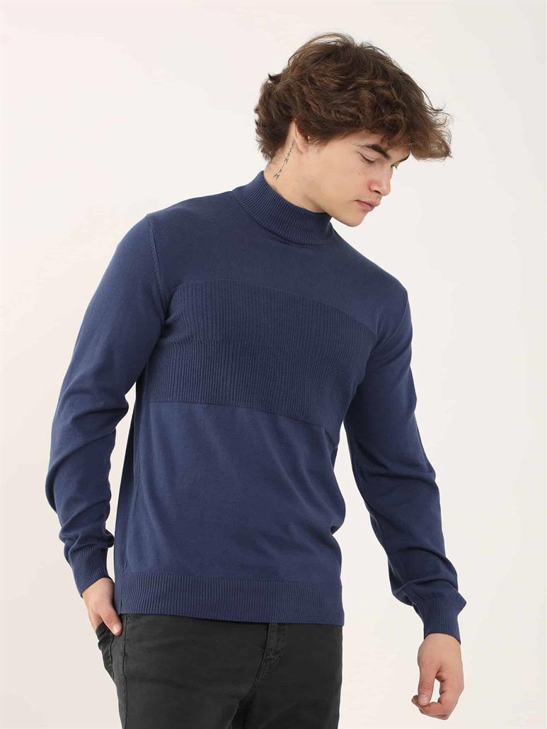 İndigo Erkek Regular Fit Desenli Dik Yaka Triko 