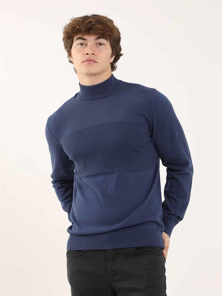 İndigo Erkek Regular Fit Desenli Dik Yaka Triko 