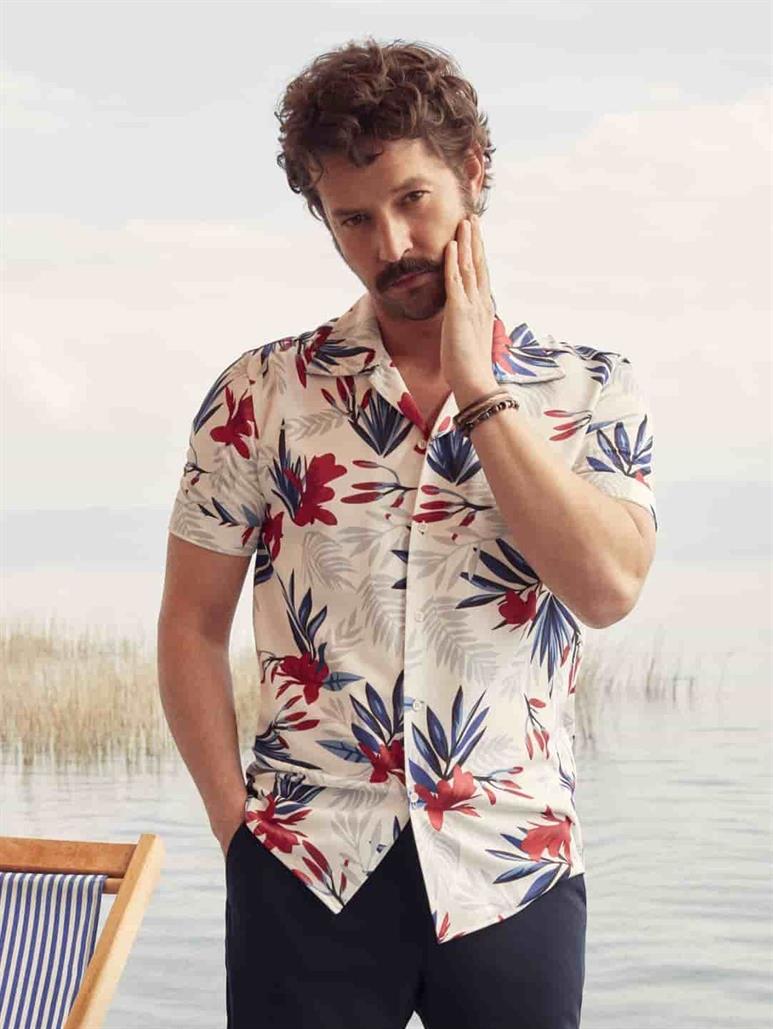 Kırmızı Erkek Regular Fit Çiçek Desenli Brent Alttan Düğmeli Yaka Kısa Kol Gömlek 