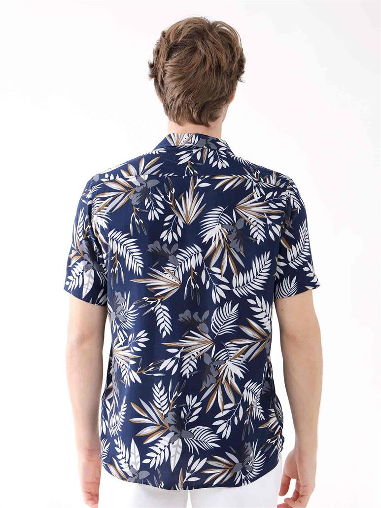 Lacivert Erkek Regular Fit Çiçek Desenli Brent Alttan Düğmeli Yaka Kısa Kol Gömlek 