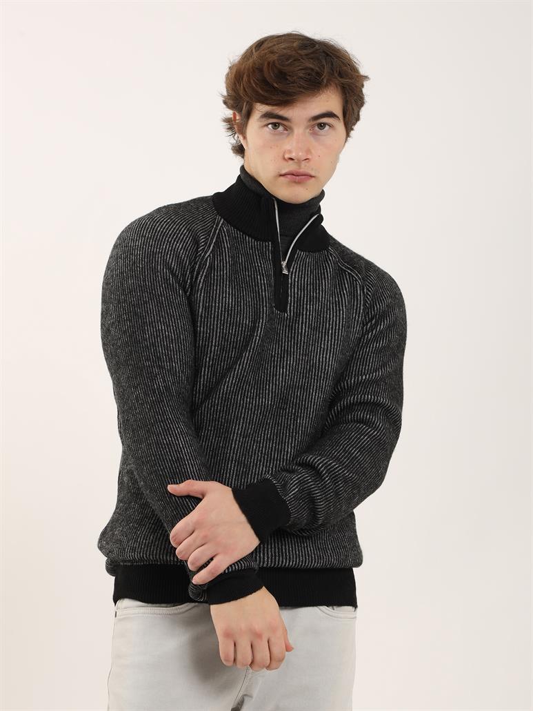 Siyah Erkek Regular Fit Dokulu Fermuarlı Dik Yaka Triko 