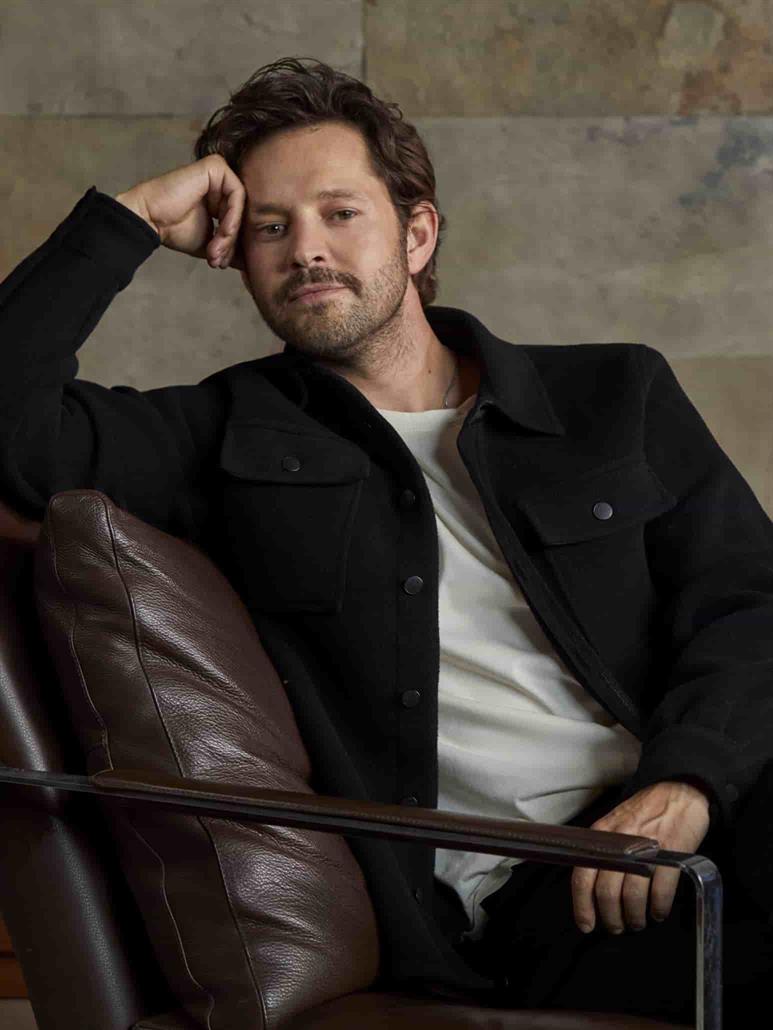 Siyah Erkek Regular Fit Düz Brent Yaka Uzun Kol Gömlek 