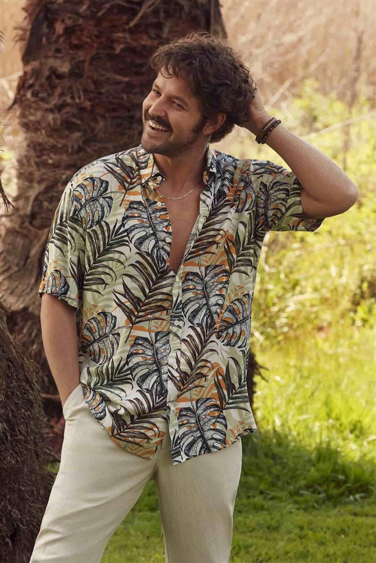 Haki Erkek Regular Fit Çiçek Desenli Düğmeli Yaka Kısa Kol Gömlek 