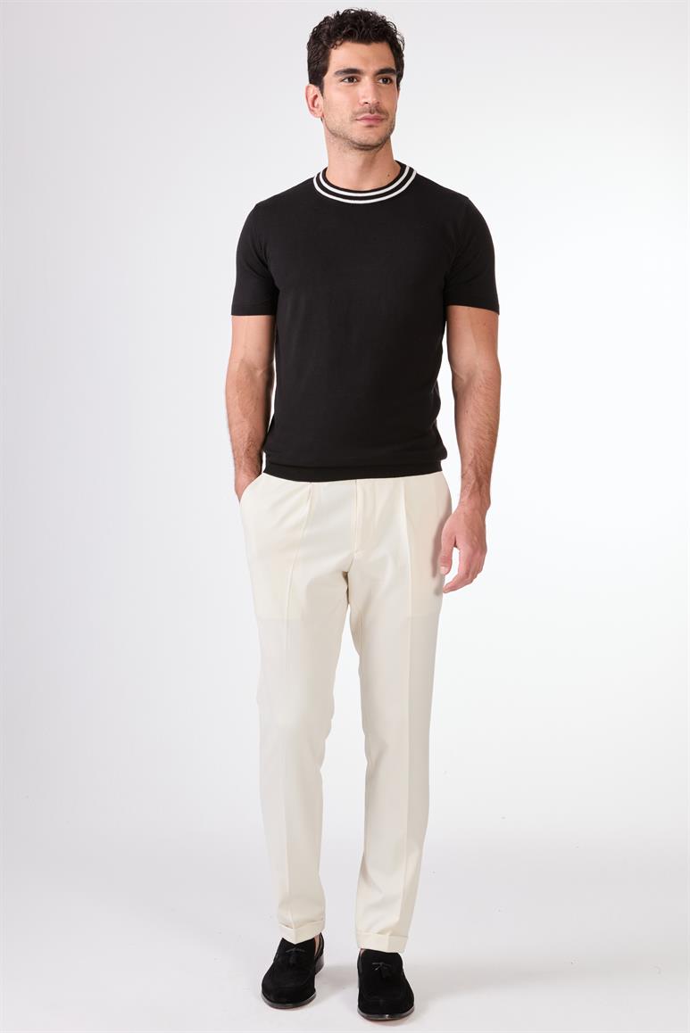 Siyah O Yaka Düz Renk Kısa Kollu Slim Fit Triko Tshirt