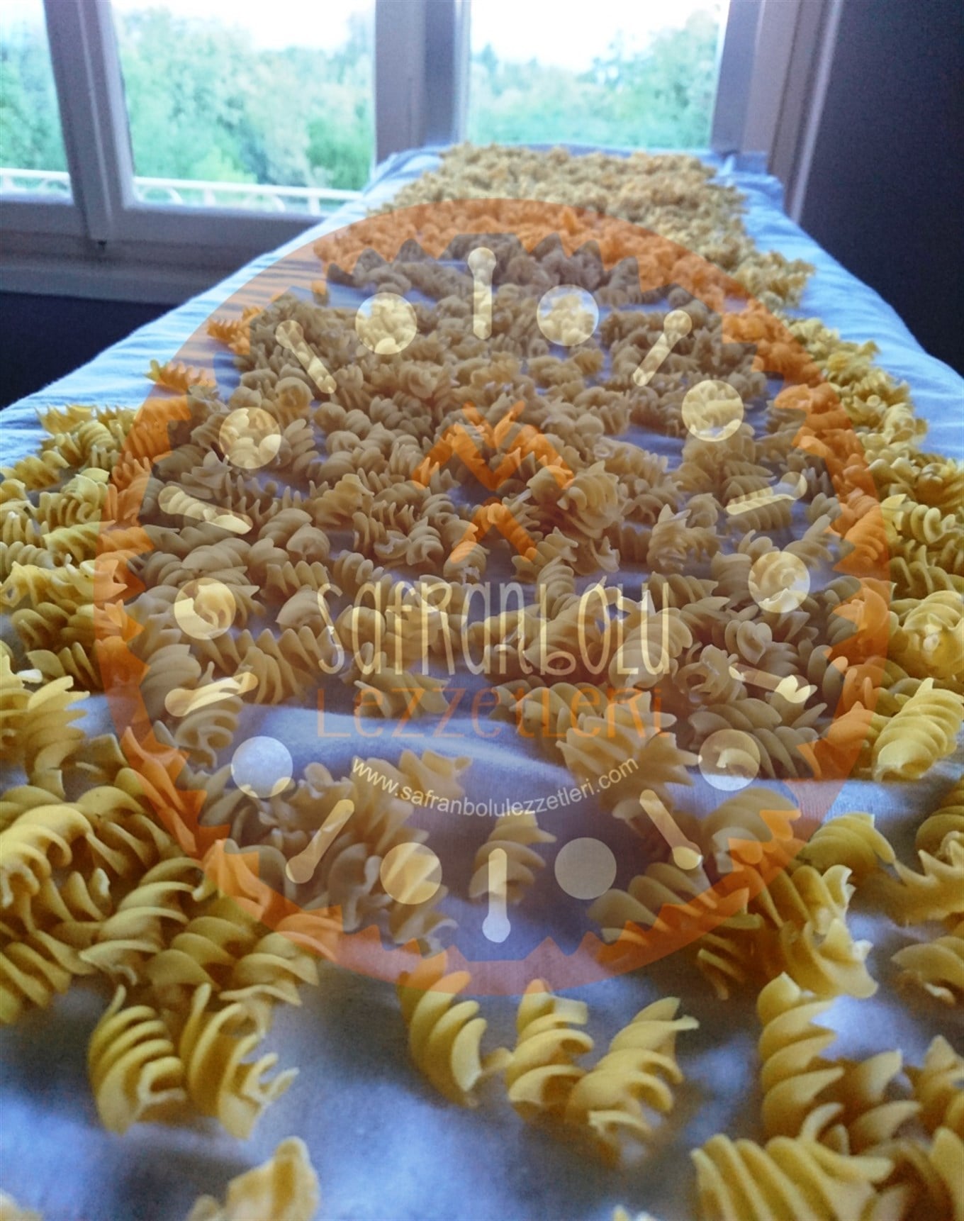 Safranlı Ev Makarnası (Köy Yumurtalı ve Sütlü), 500 g