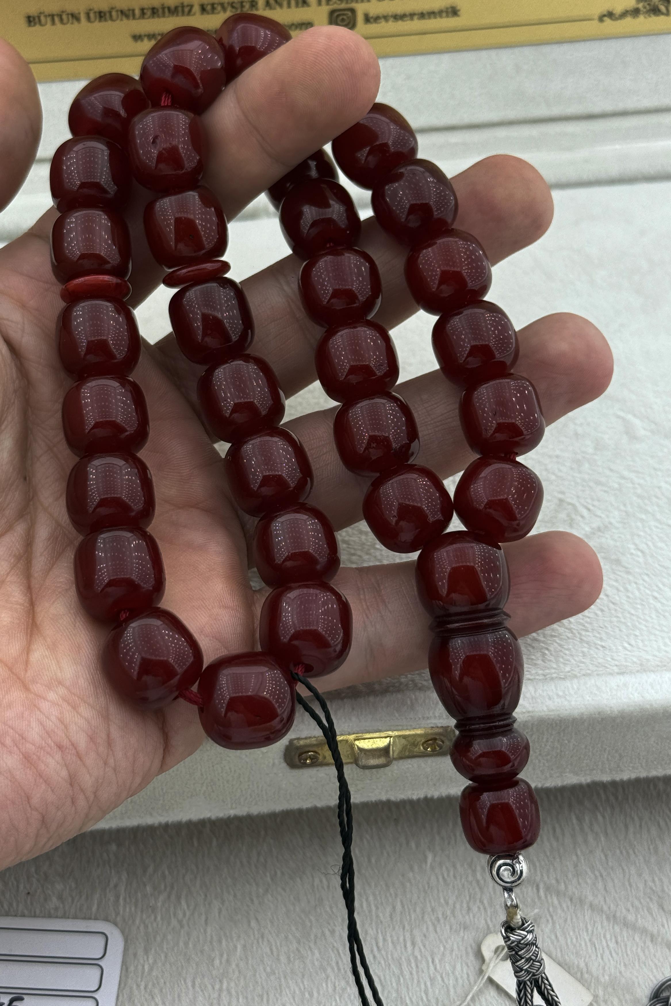Osmanlı Dönemi Antika Sıkma Kehribar Tesbih – Gerçek Koleksiyon ParçasıOsmanlı Dönemi Antika Sıkma Kehribar Tesbih – Gerçek Koleksiyon Parçası - Kevser AntikOsmanlı Kehribar Tesbihler