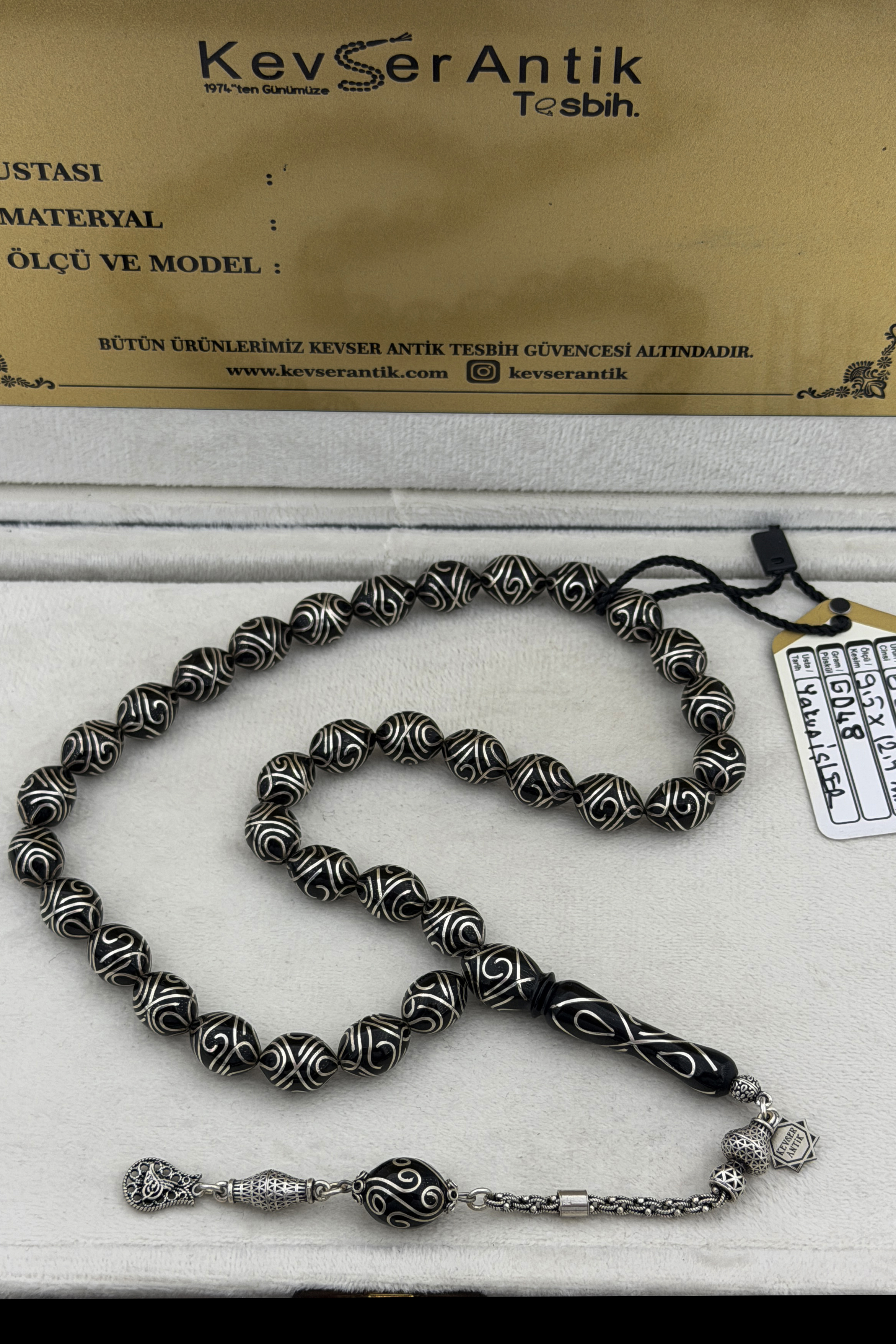 Osmanlı Zarafetiyle İşlenmiş Oltu TesbihOsmanlı Zarafetiyle İşlenmiş Oltu Tesbihı - Kevser AntikErzurum Oltu Tesbihler