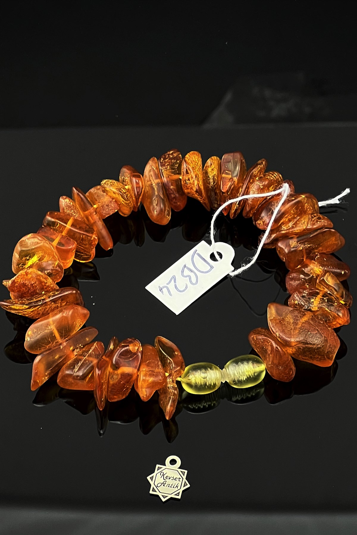 Karamel Rengi Kehribar BileklikKaramel Rengi Kehribar Bileklik - Kevser AntikKehribar Bileklikler