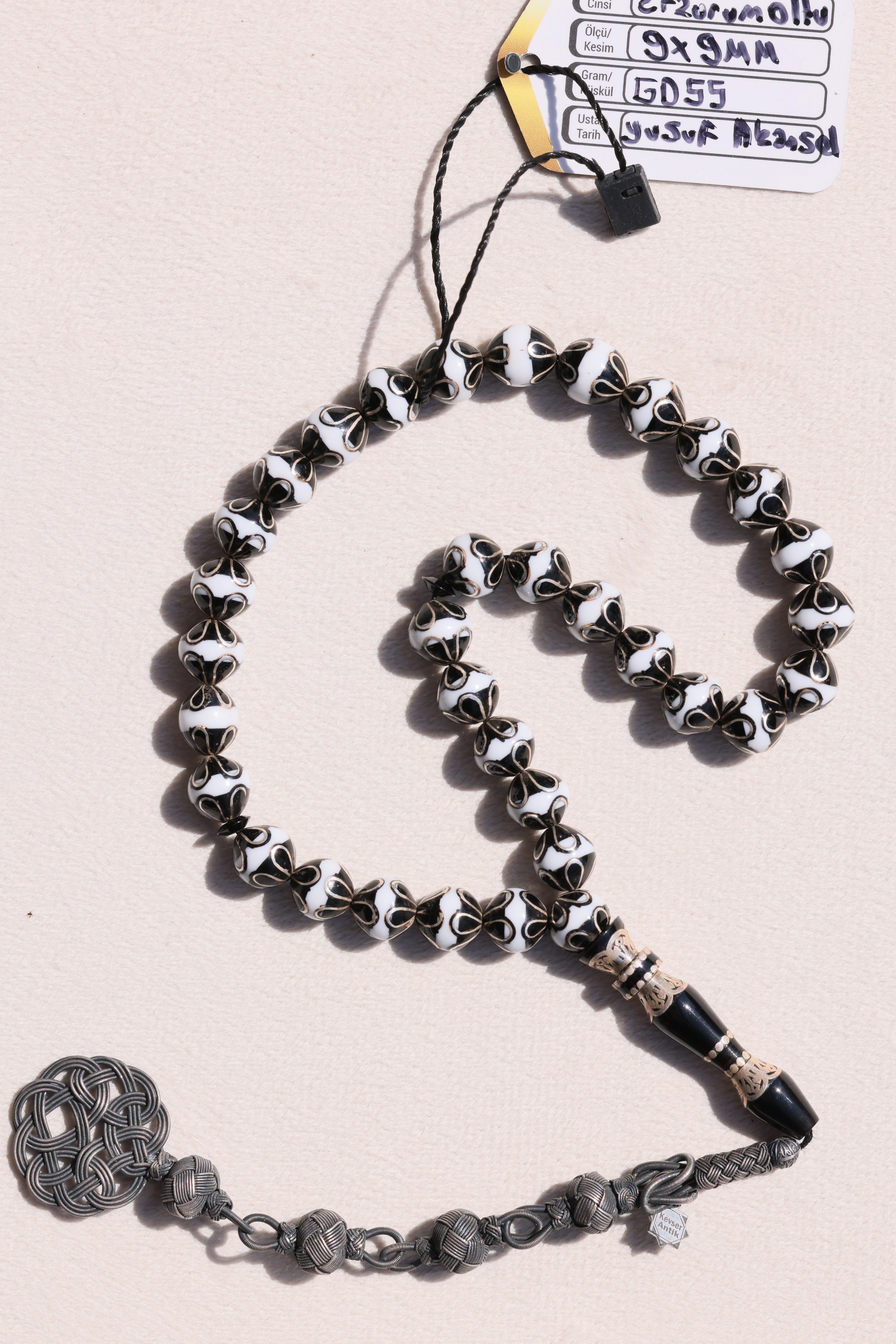 Ottoman Style Oltu Stone Prayer Beads – Silver Kazaz TasselOttoman Style Oltu Stone Prayer Beads – Silver Kazaz Tassel - Kevser AntikErzurum Oltu Tesbihler
