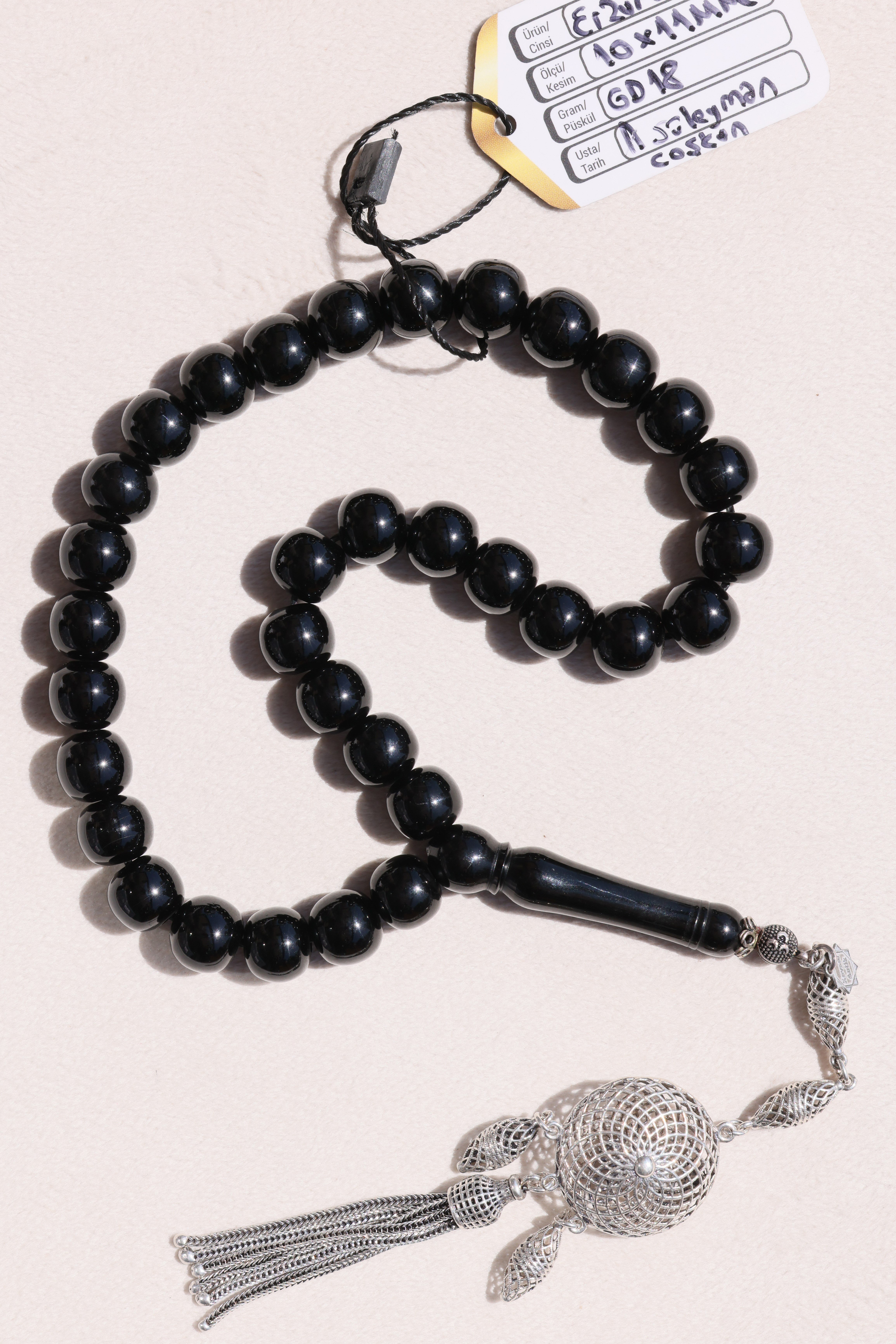 Sade Koleksiyonluk Oltu Tesbih – Usta İşiSade Koleksiyonluk Oltu Tesbih – Usta İşi - Kevser AntikErzurum Oltu Tesbihler