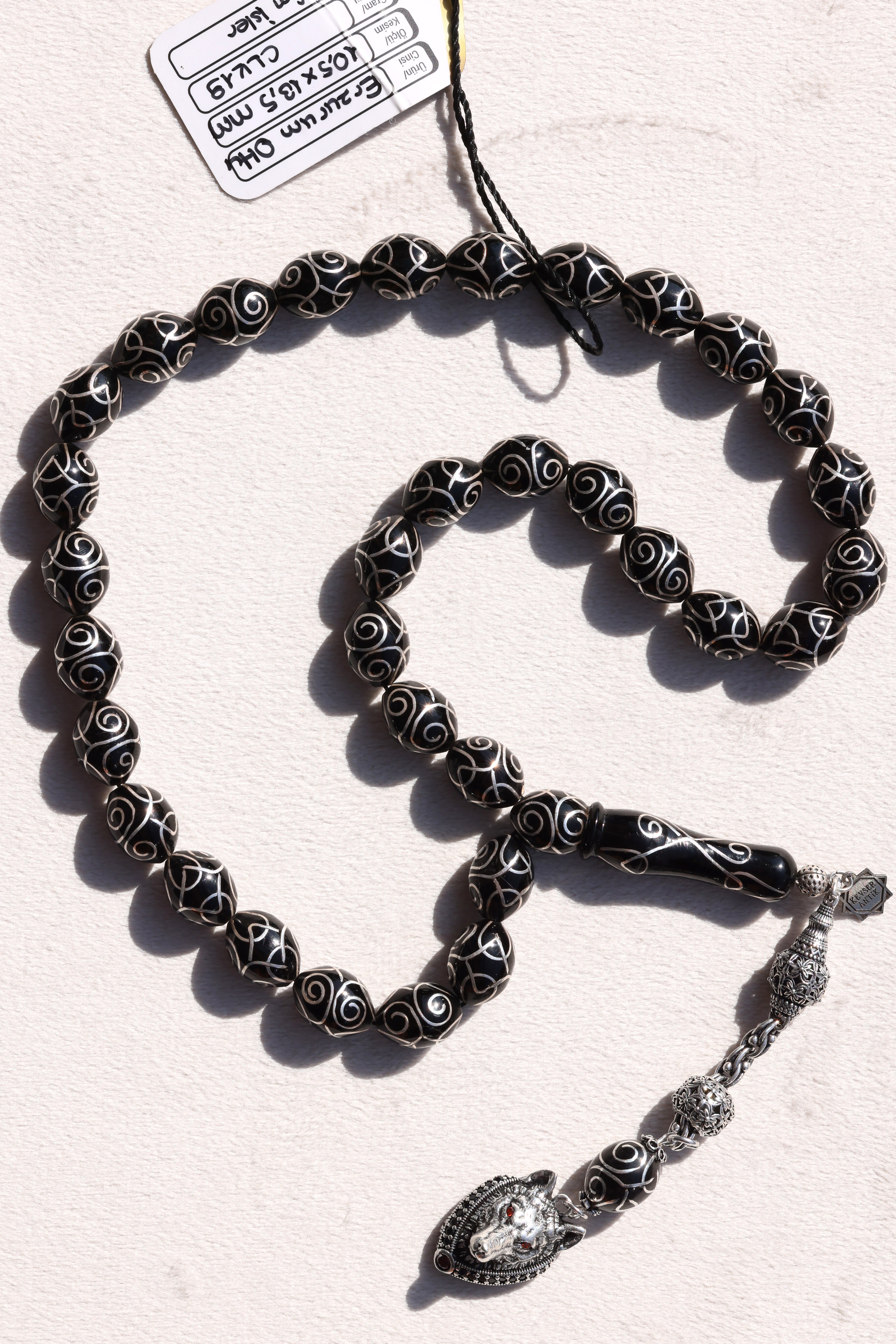 Ustaların Elinden Gümüş İşlemeli Erzurum Oltu TaşıUstaların Elinden Gümüş İşlemeli Erzurum Oltu Taşı - Kevser AntikErzurum Oltu Tesbihler