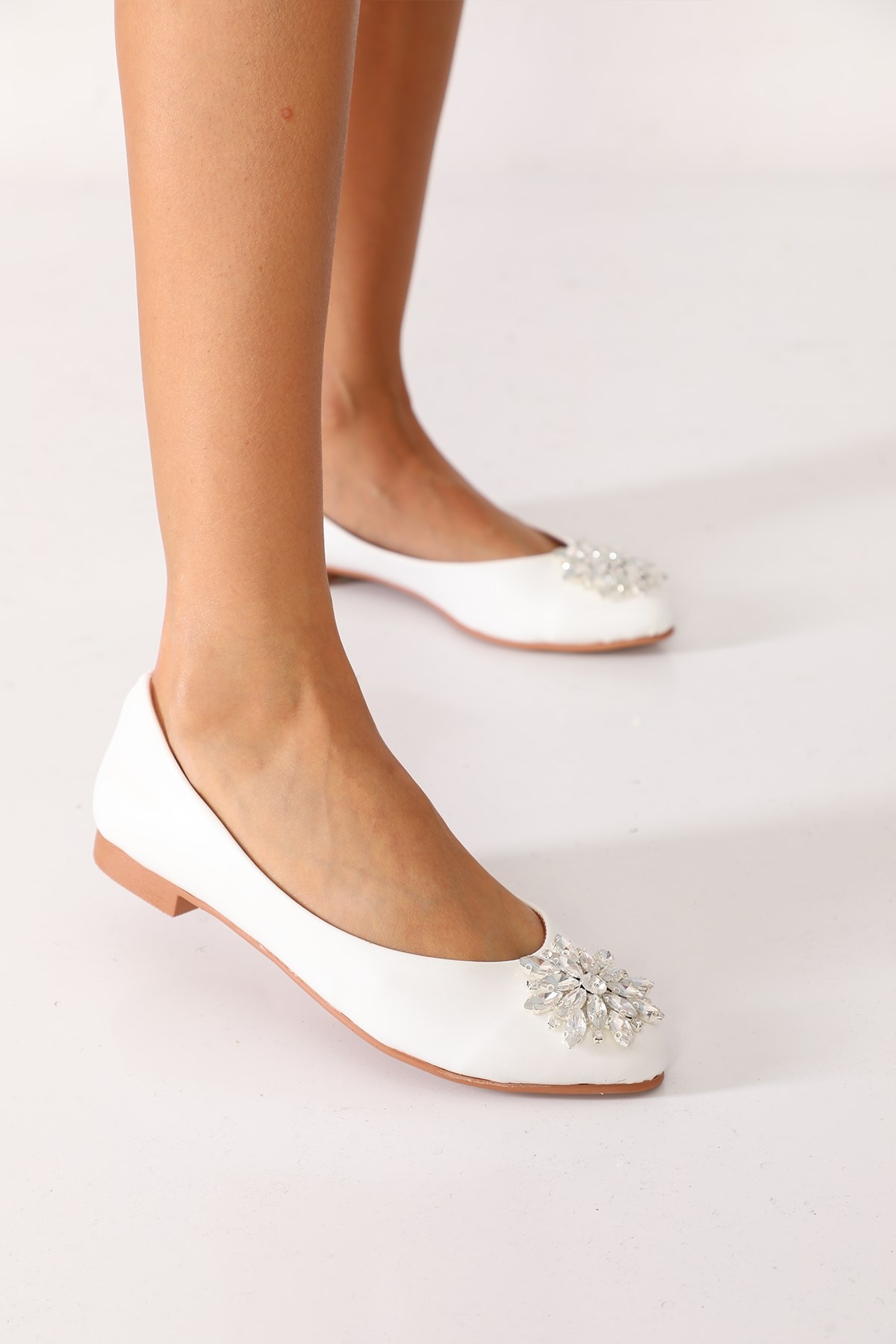 Maureen Beyaz Kristal Taşlı Babet Kadın Gelin Ayakkabısı
