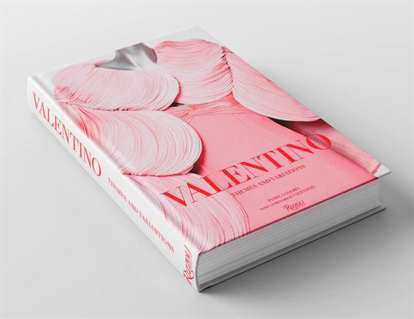 VALENTINO THEMES AND VARIATIONS 洋書　【新品】 949d2a9e67e15e94102ccf5a430dd9
