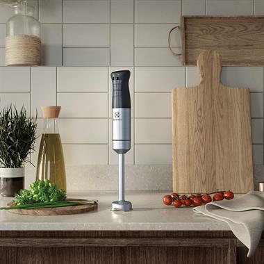 Electrolux E5HB2-8SS Blender seti